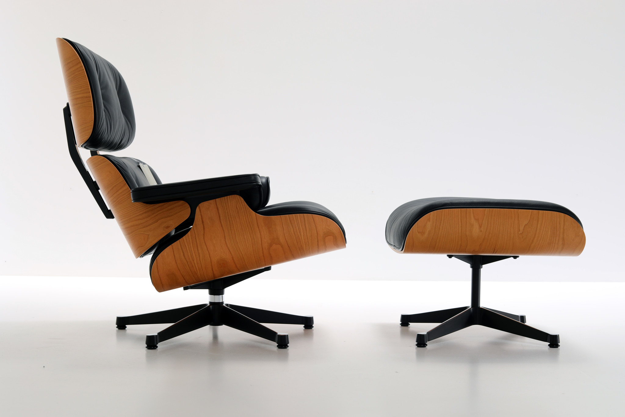 EAMES LOUNGE CHAIR & OTTOMAN VITRA, XL editie