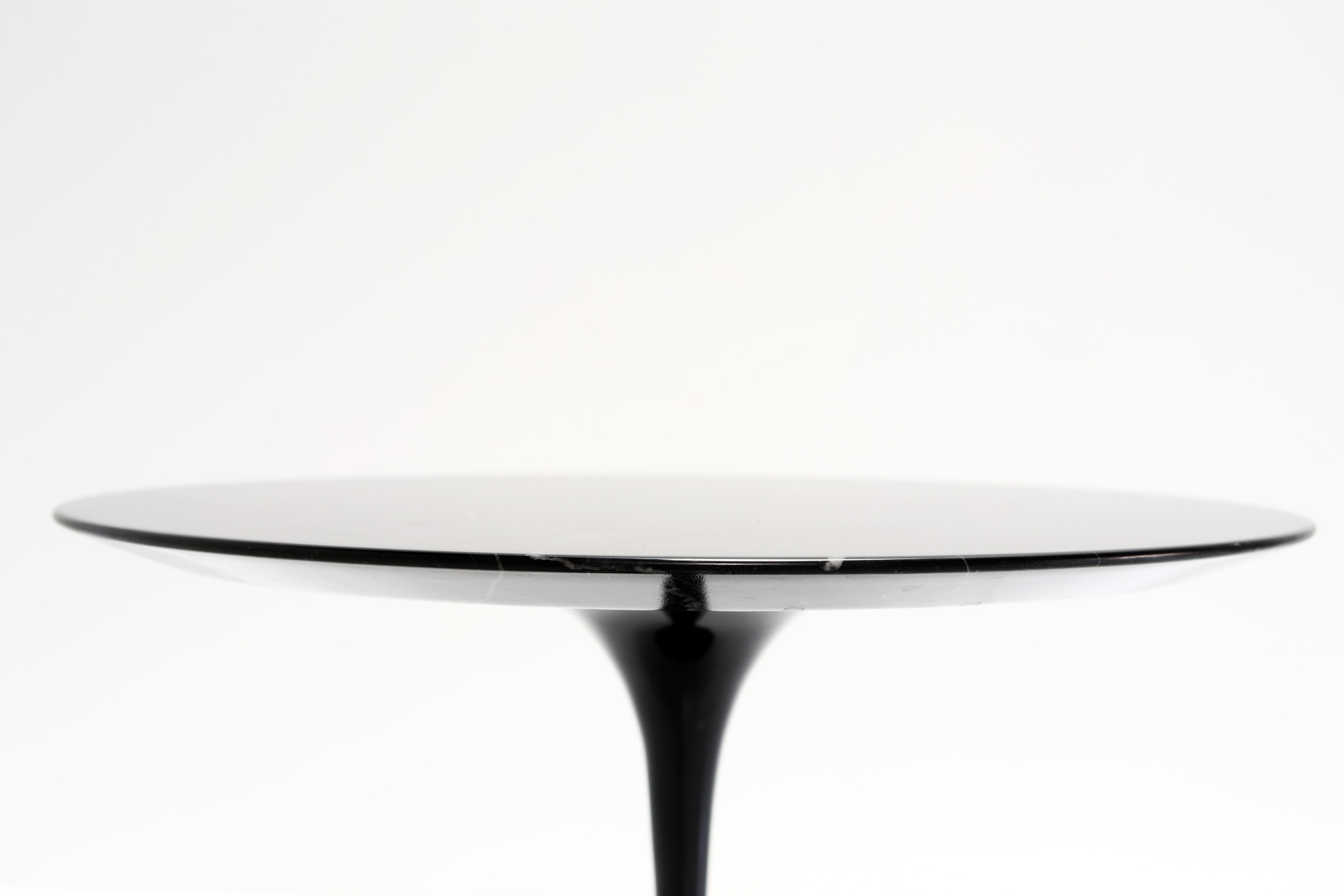 KNOLL SIDETABLE BLACK MARBLE