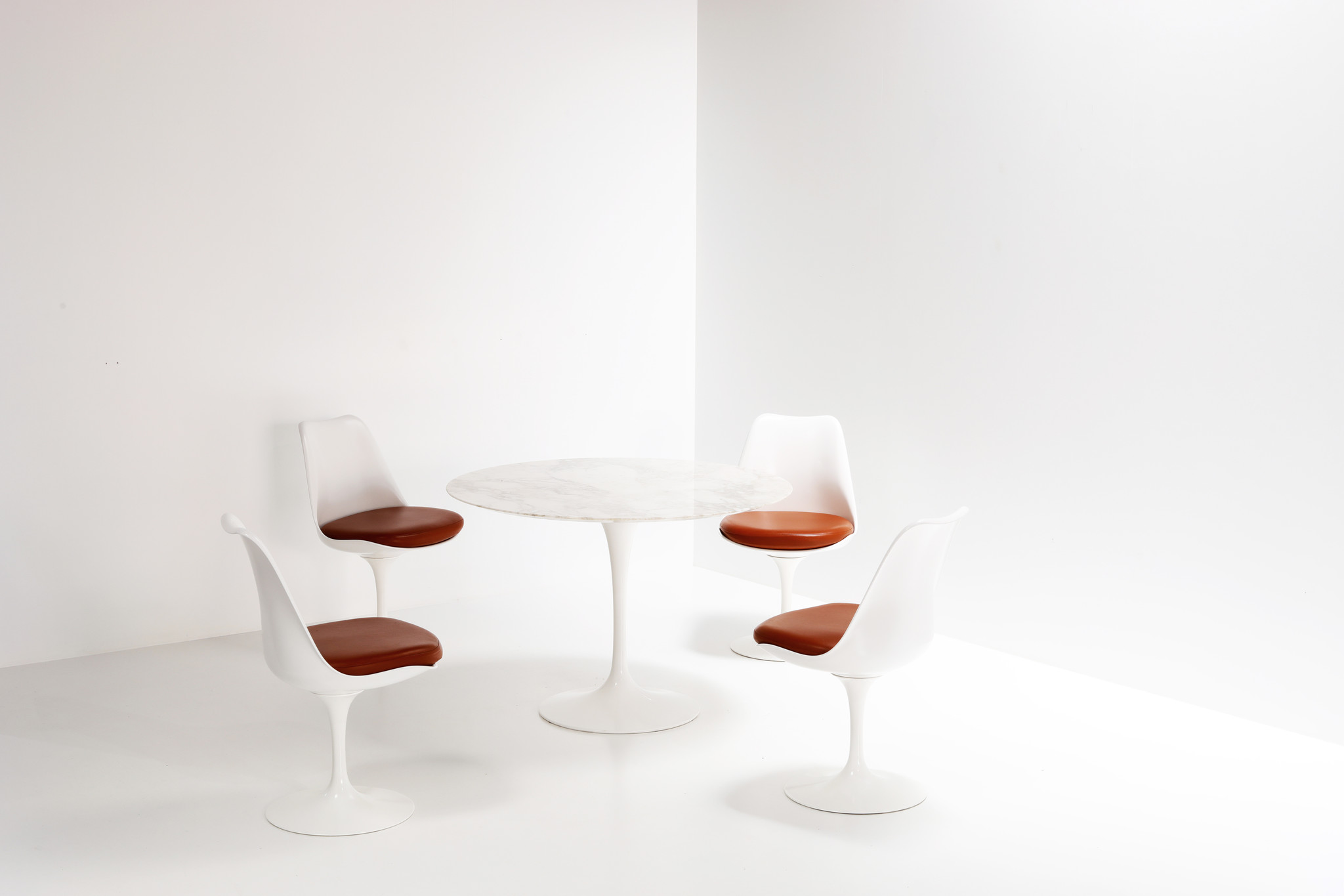 ORIGINELE KNOLL DINNING SET VOOR  KNOLL