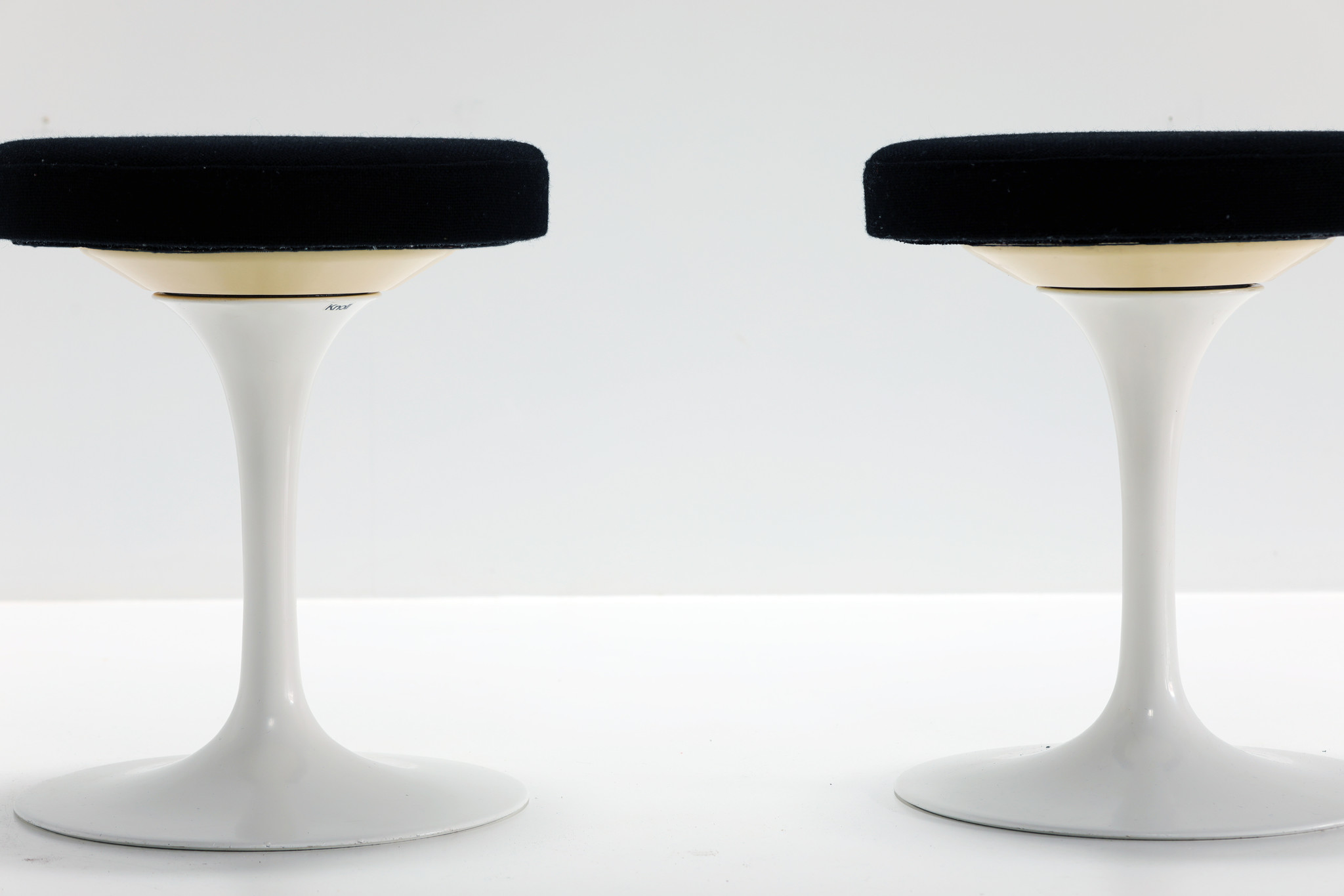 2 TULIP STOOLS BY EERO SAARINEN FOR KNOLL INTERNATIONAL