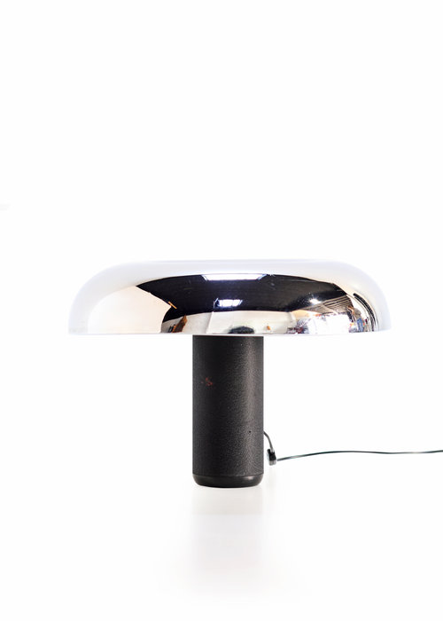 "Approximately" table lamp for Lumenform