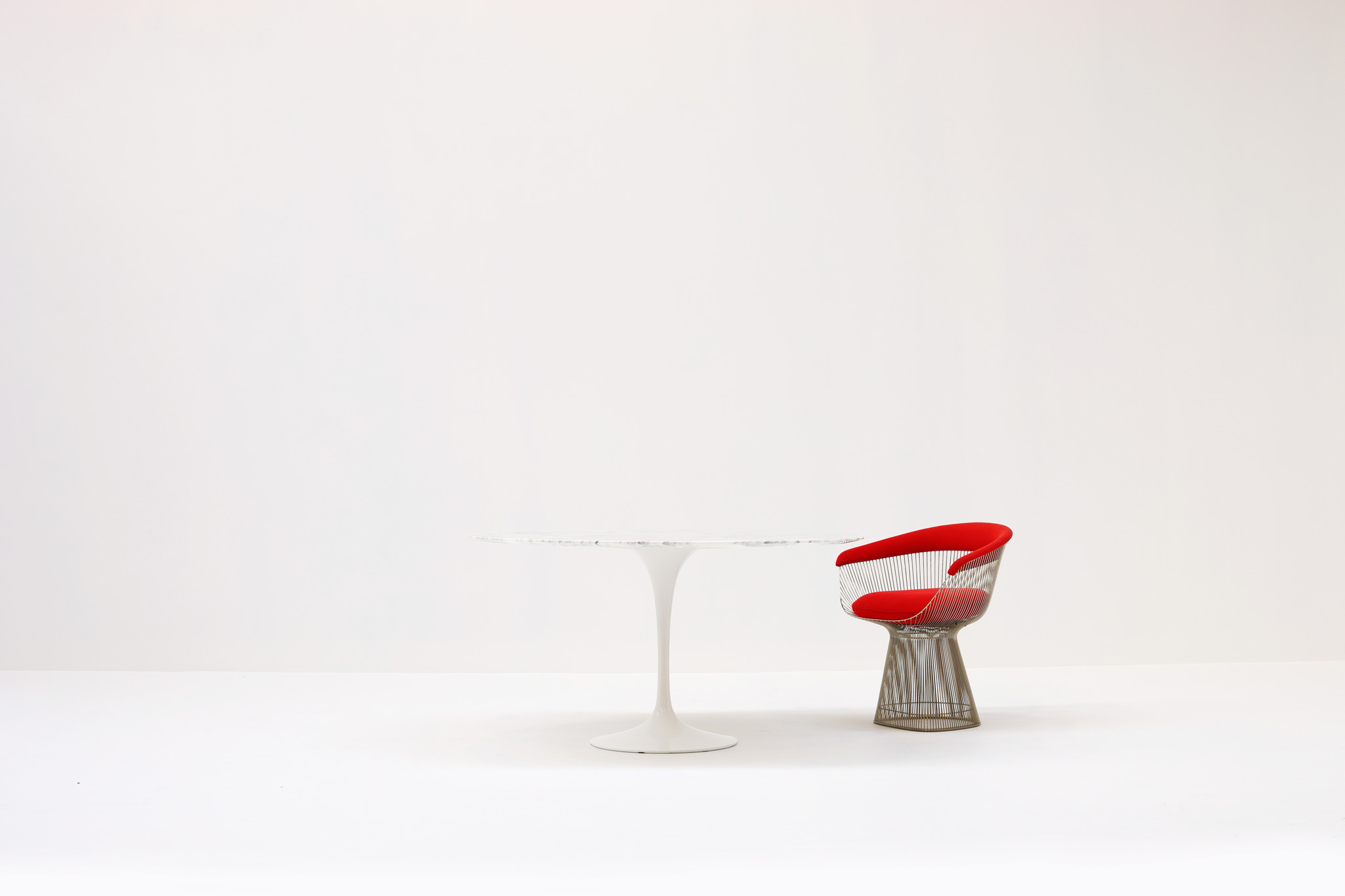 Table tulipe Knoll en marbre conçue par Eero Saarinen