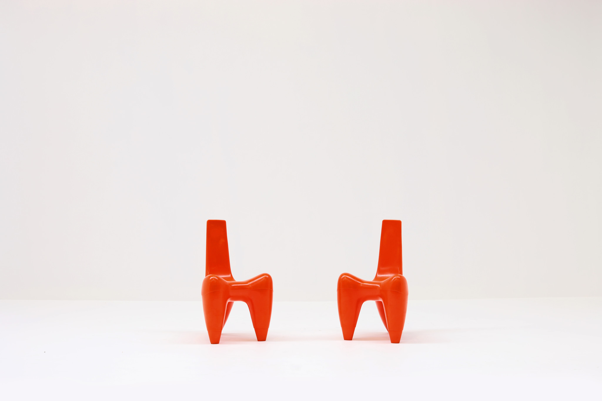 Chaises Galactica par Douglas Mont