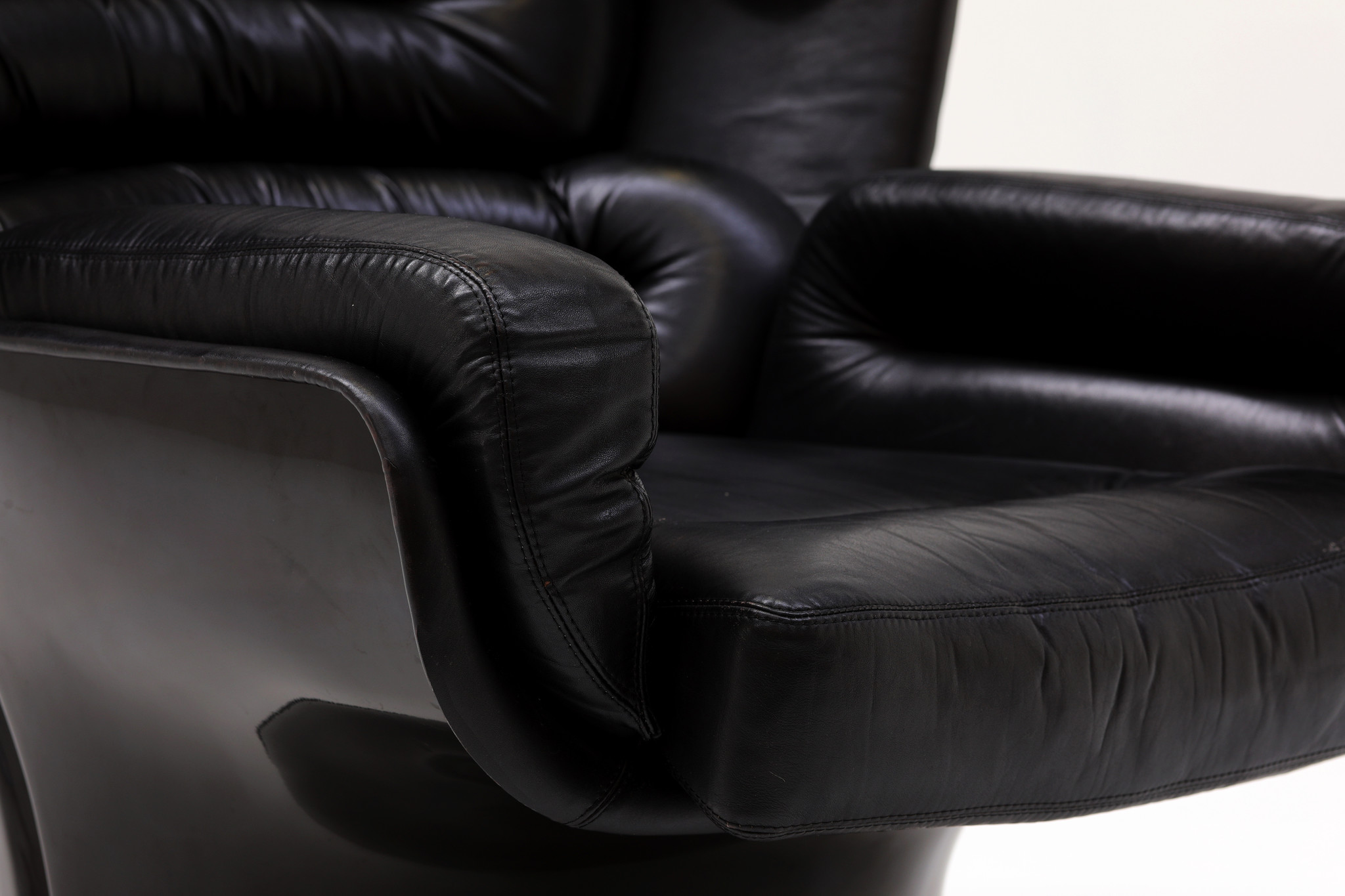 Elda Chairs ontworpen door Joe Colombo voor comfort.