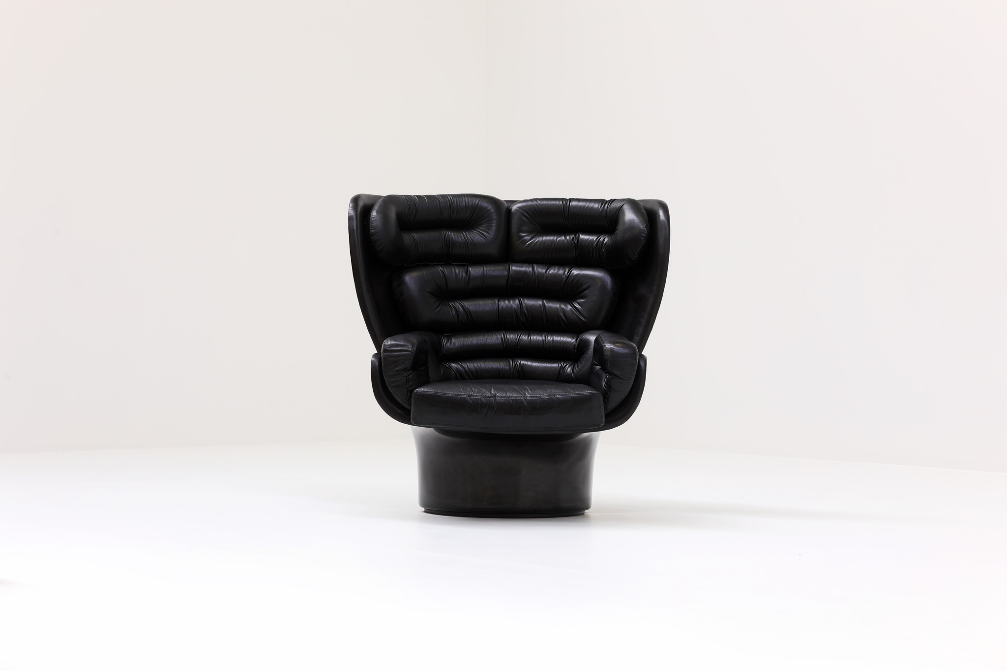 Elda Chairs ontworpen door Joe Colombo voor comfort.