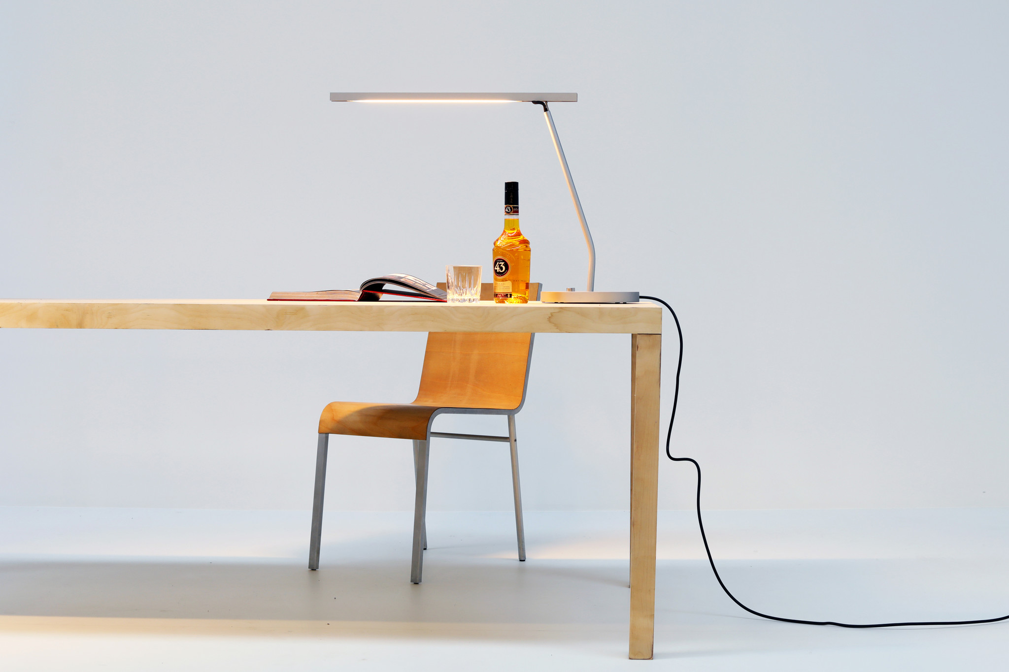 Table prototype "T88W" fabriquée par Maarten Van Severen