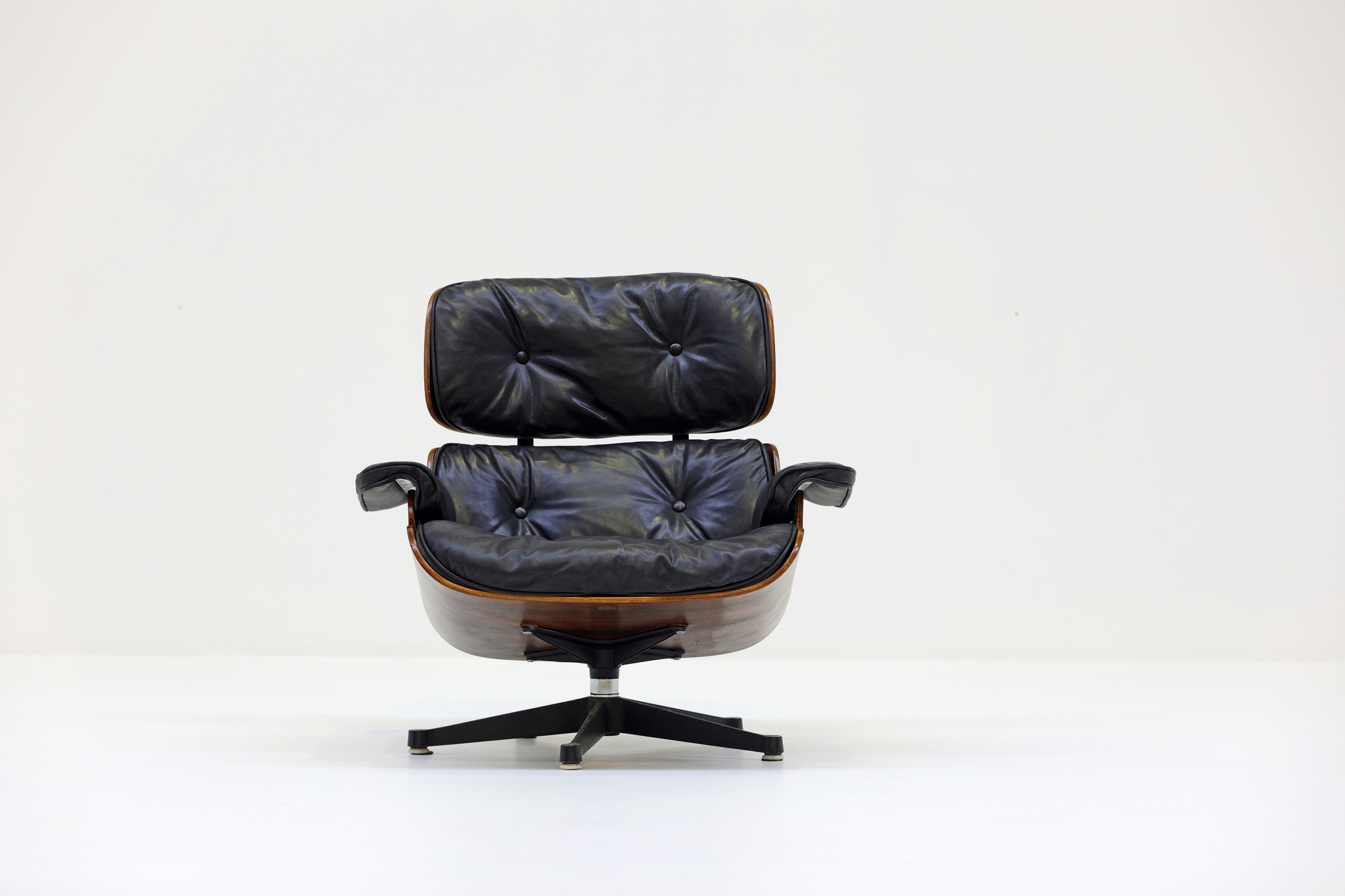 Vintage Eames Lounge Chair Rose-wood, 1960's