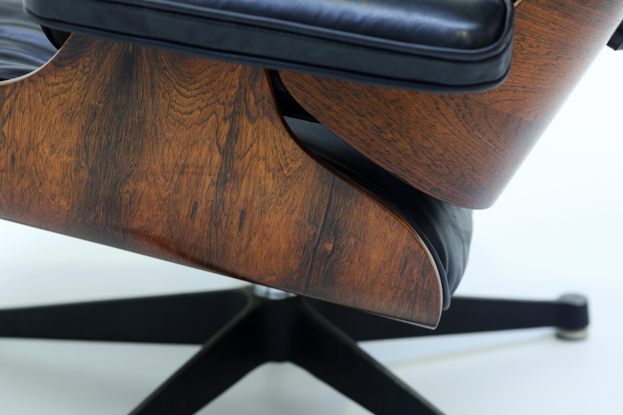 Vintage Eames Lounge Chair Rosewood, 1960's