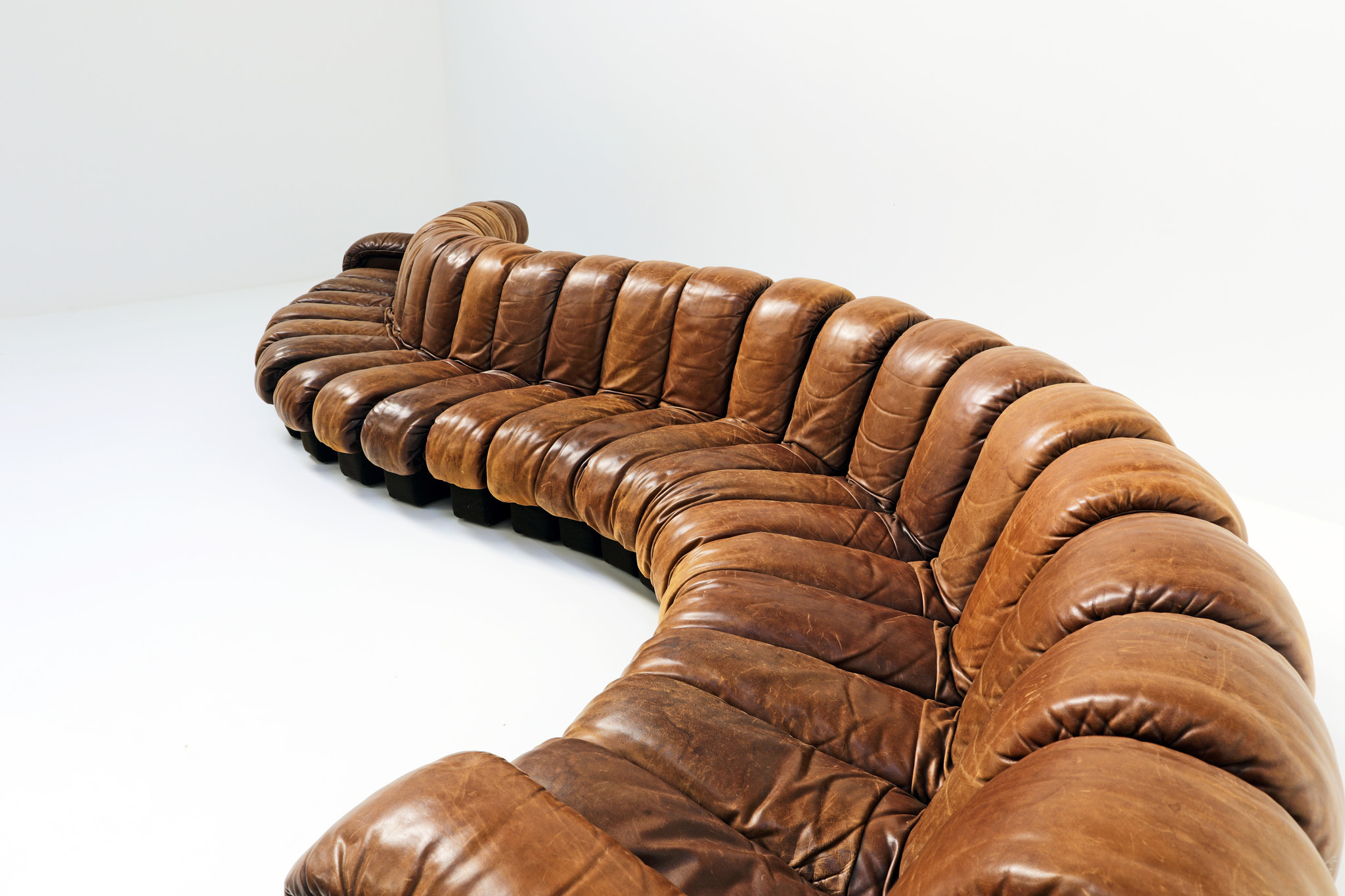 L'emblématique "Snake sofa" De Sede DS600