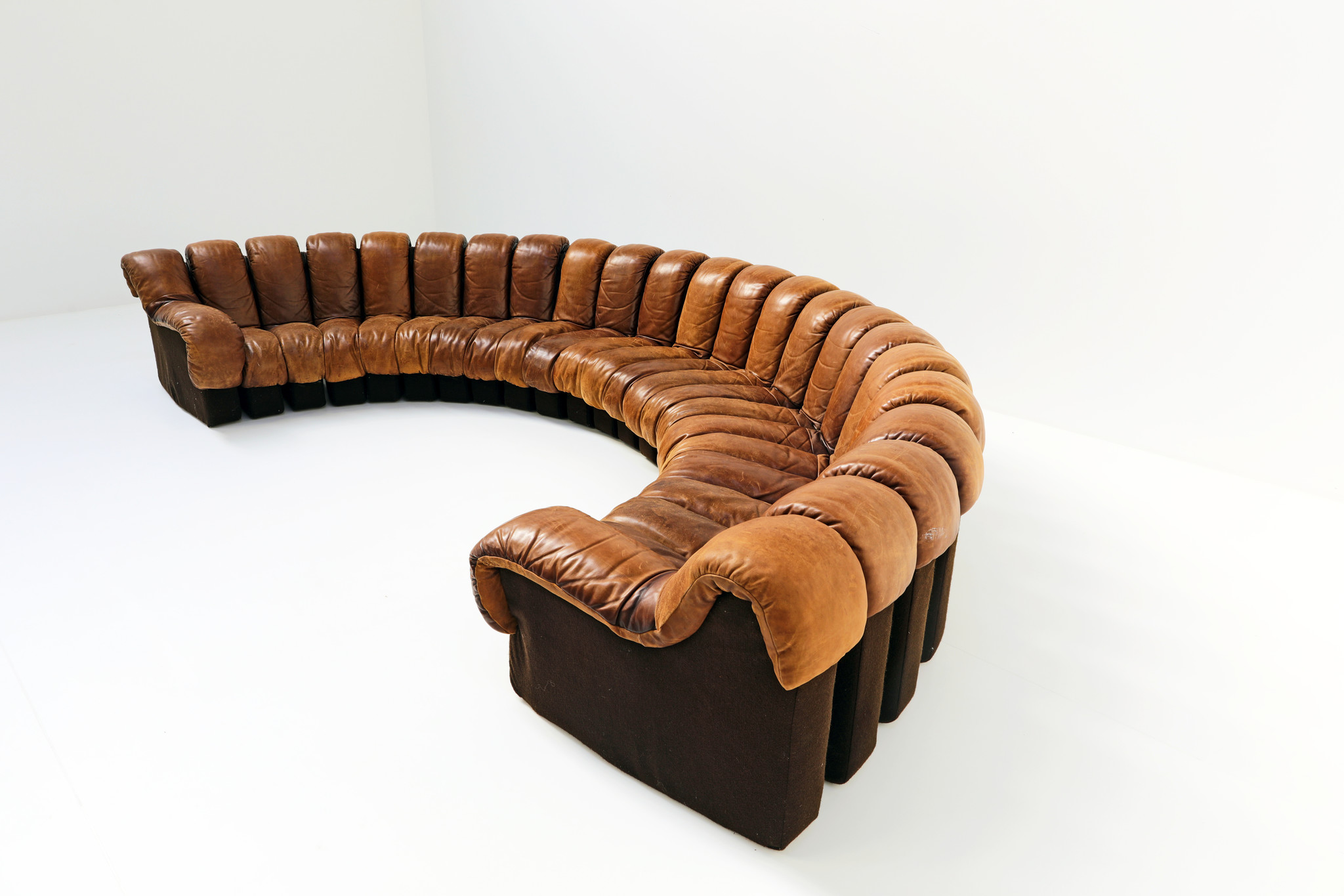 The iconic "Snake sofa" De Sede DS600