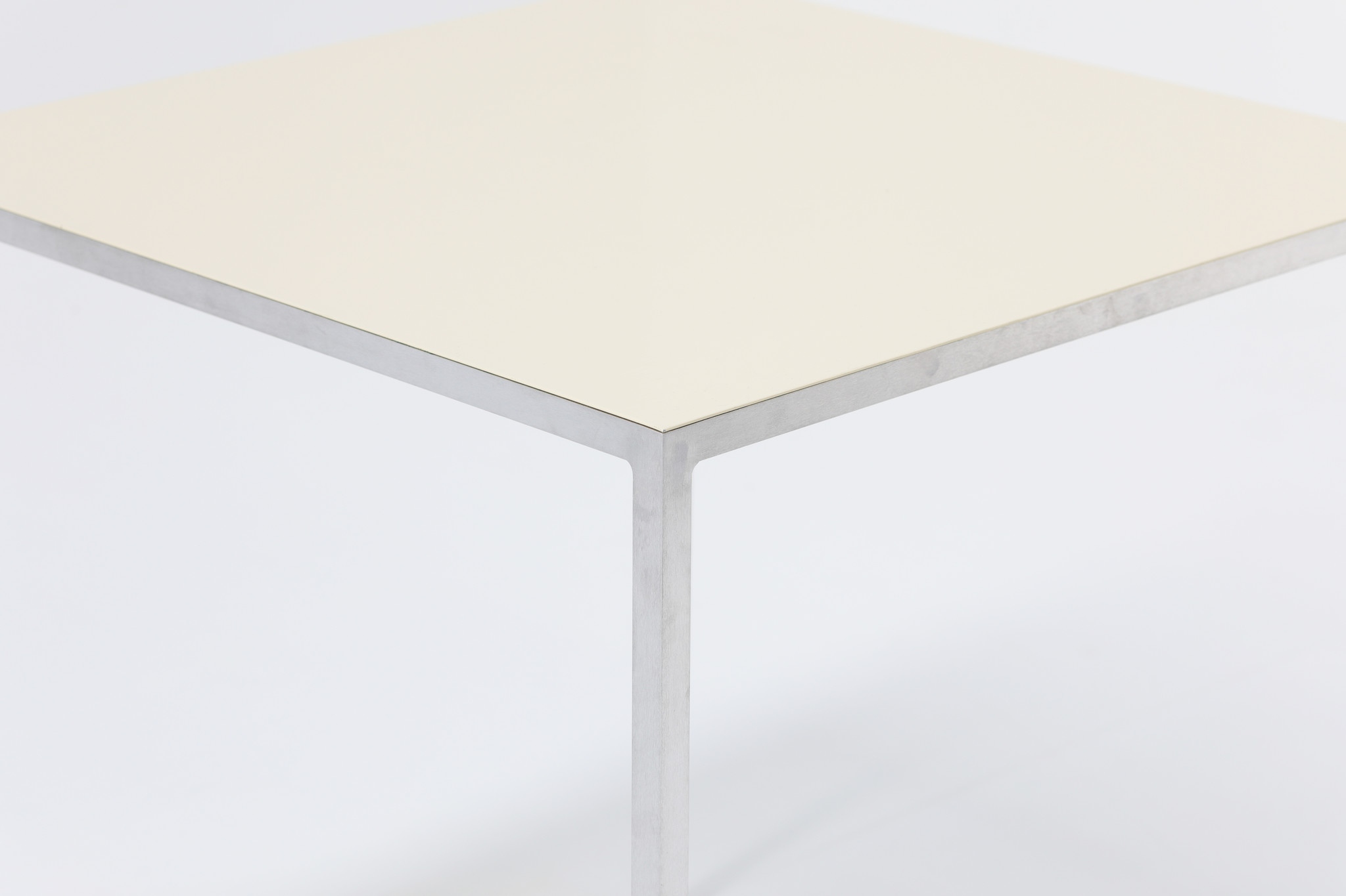 Muller Van Severen tafel "Alu Table"