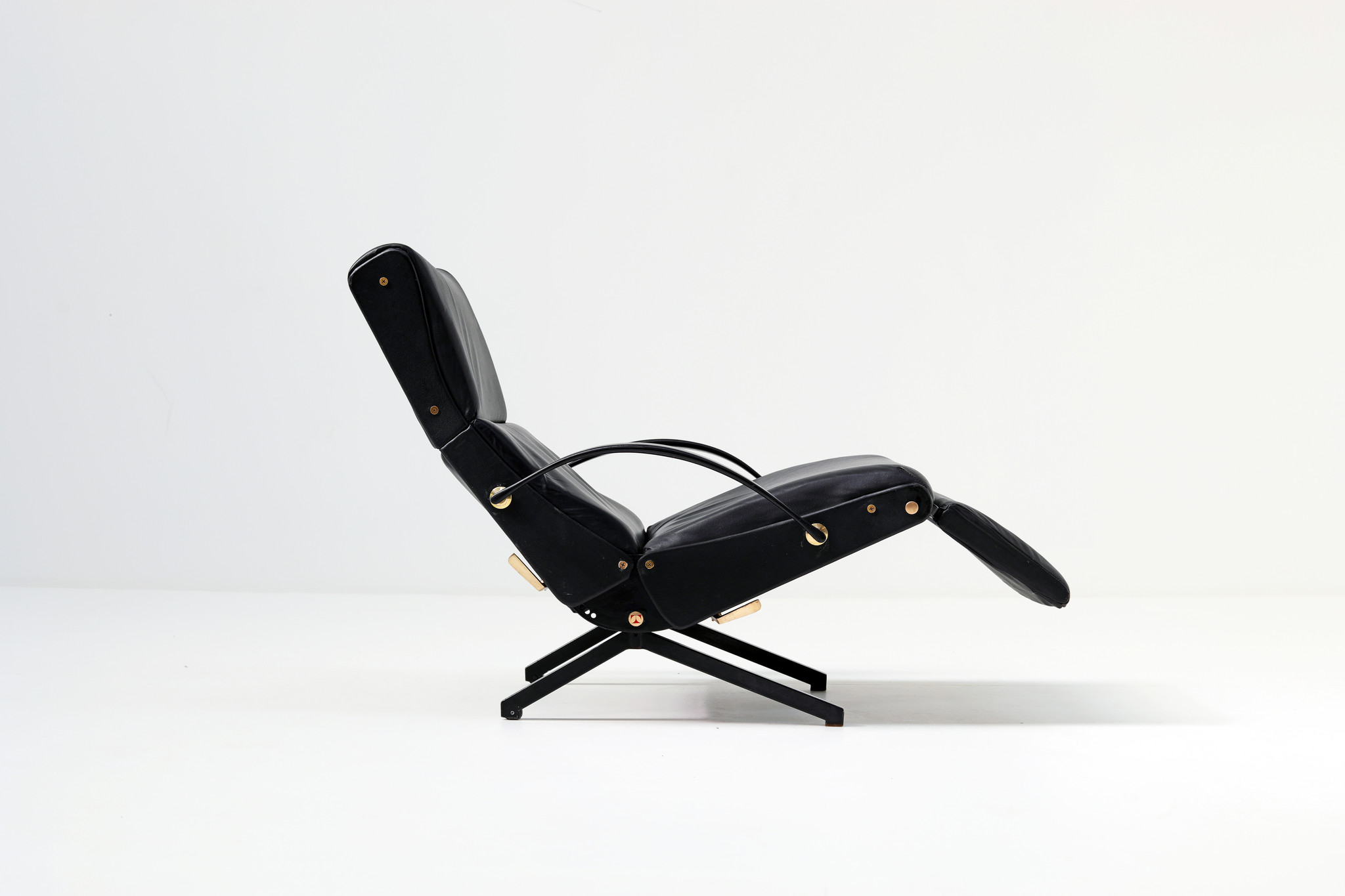 Fauteuil lounge P40, Osvaldo Borsani pour Tecno, 1955