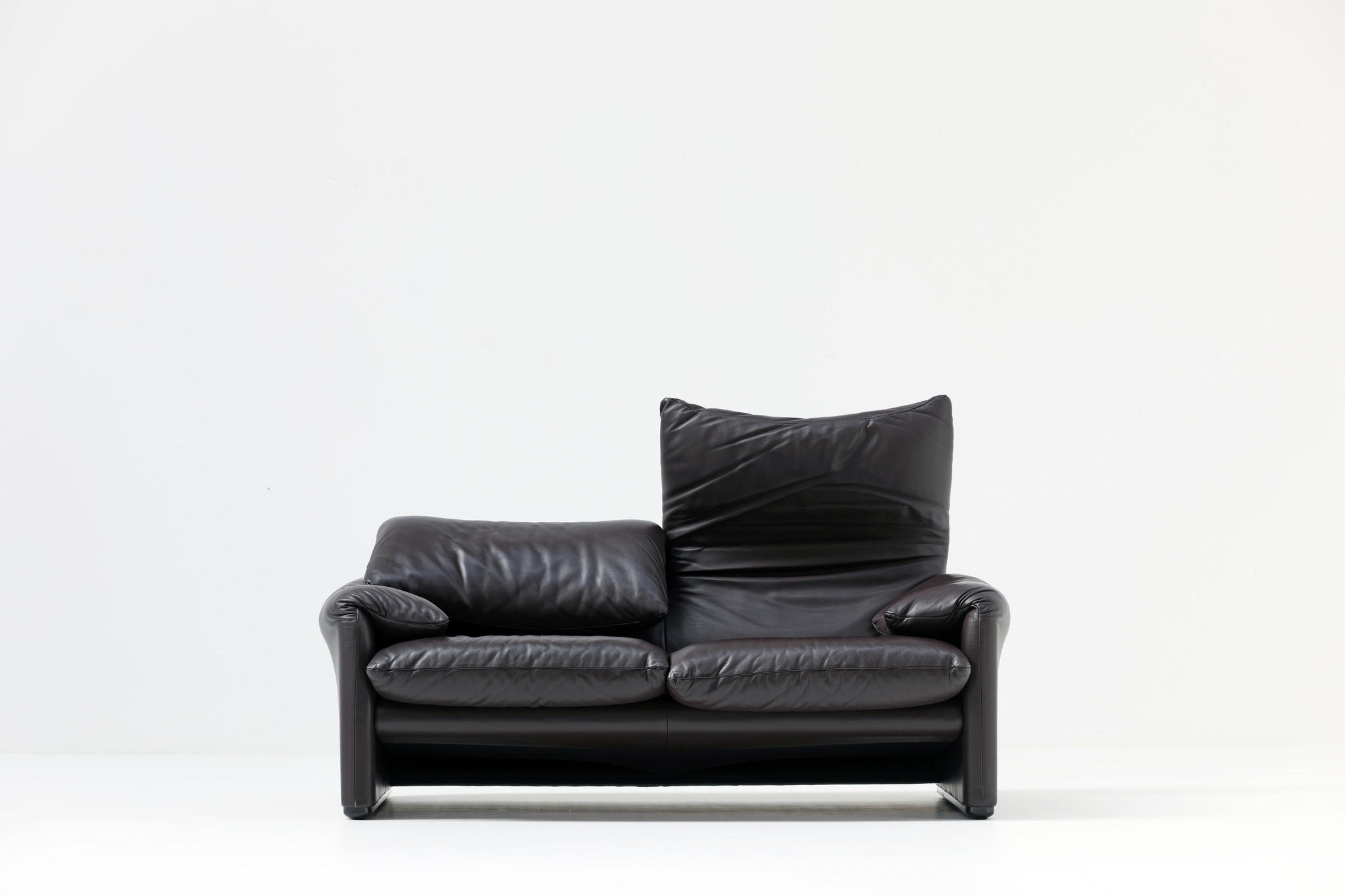 Maralunga sofa by Vico Magistretti for Cassina