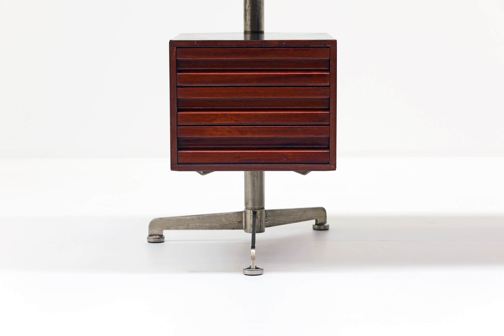 Vintage Osvaldo Borsani desk for Tecno 1956