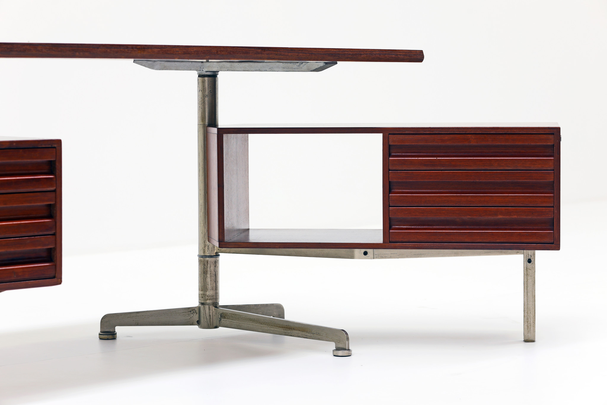 Vintage Osvaldo Borsani desk for Tecno 1956