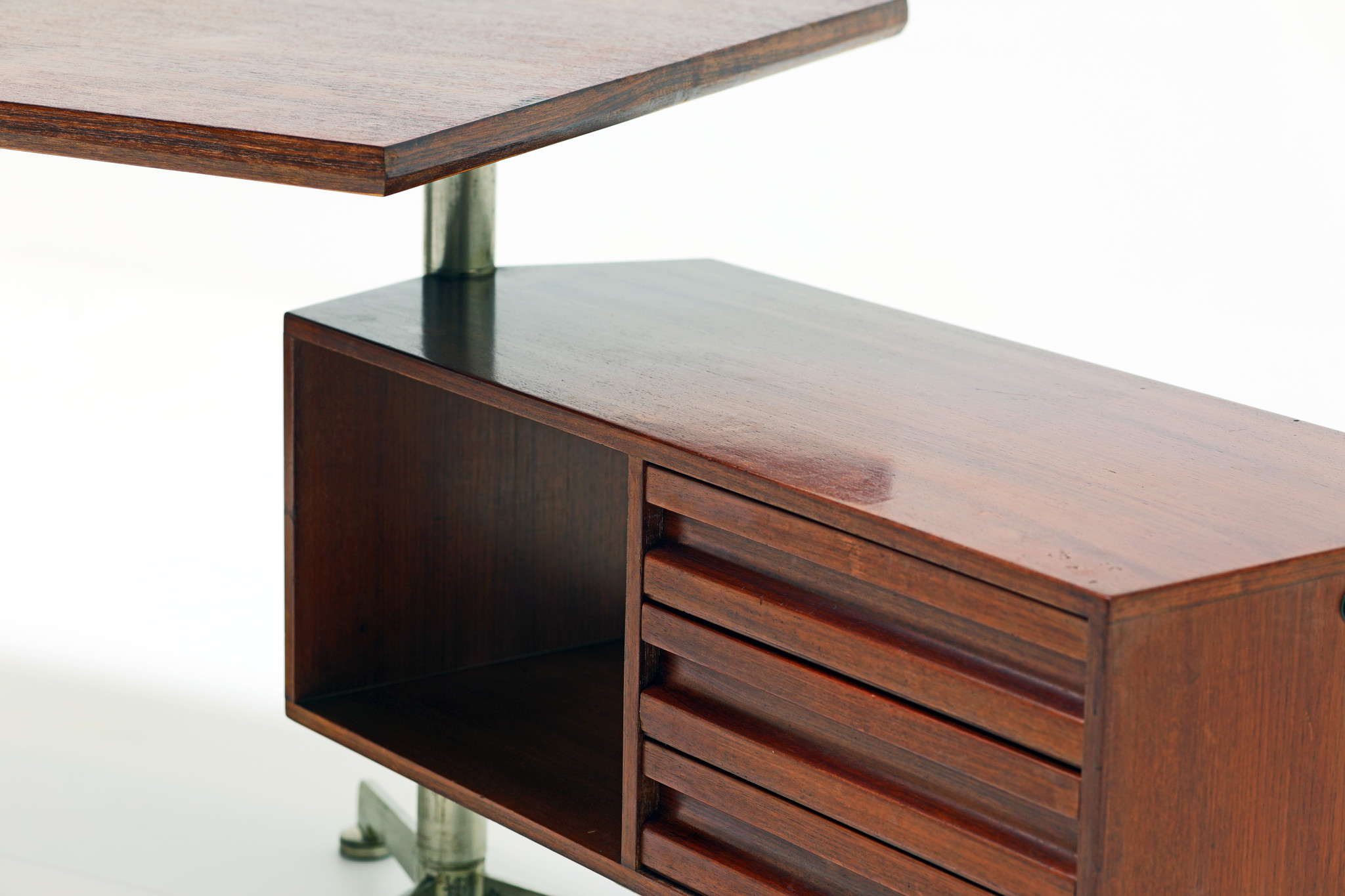 Vintage Osvaldo Borsani desk for Tecno 1956