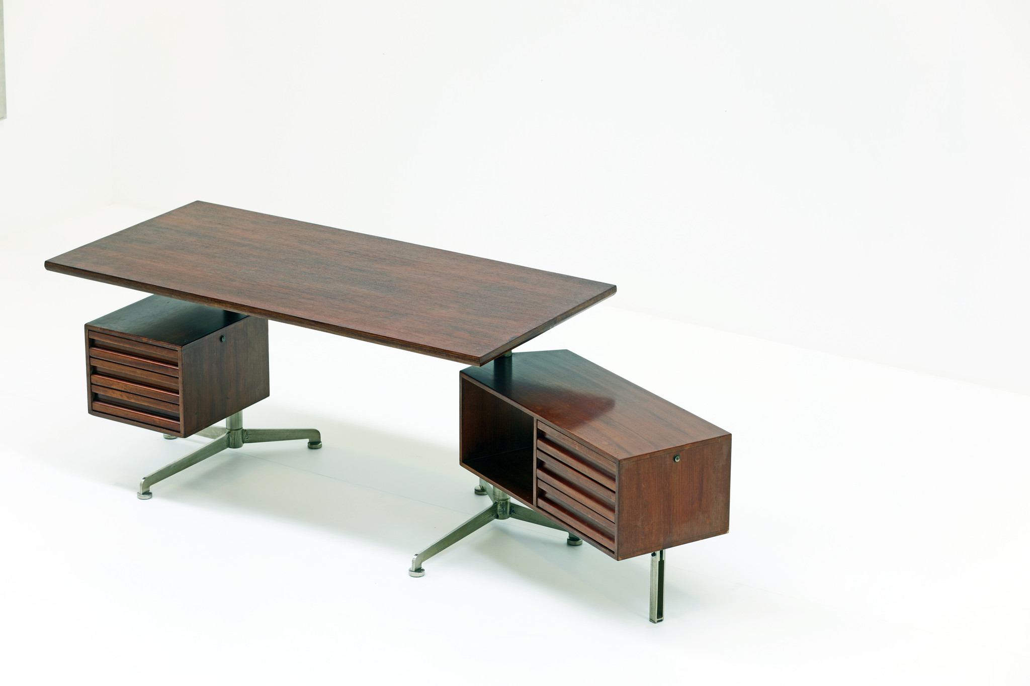 Vintage Osvaldo Borsani desk for Tecno 1956