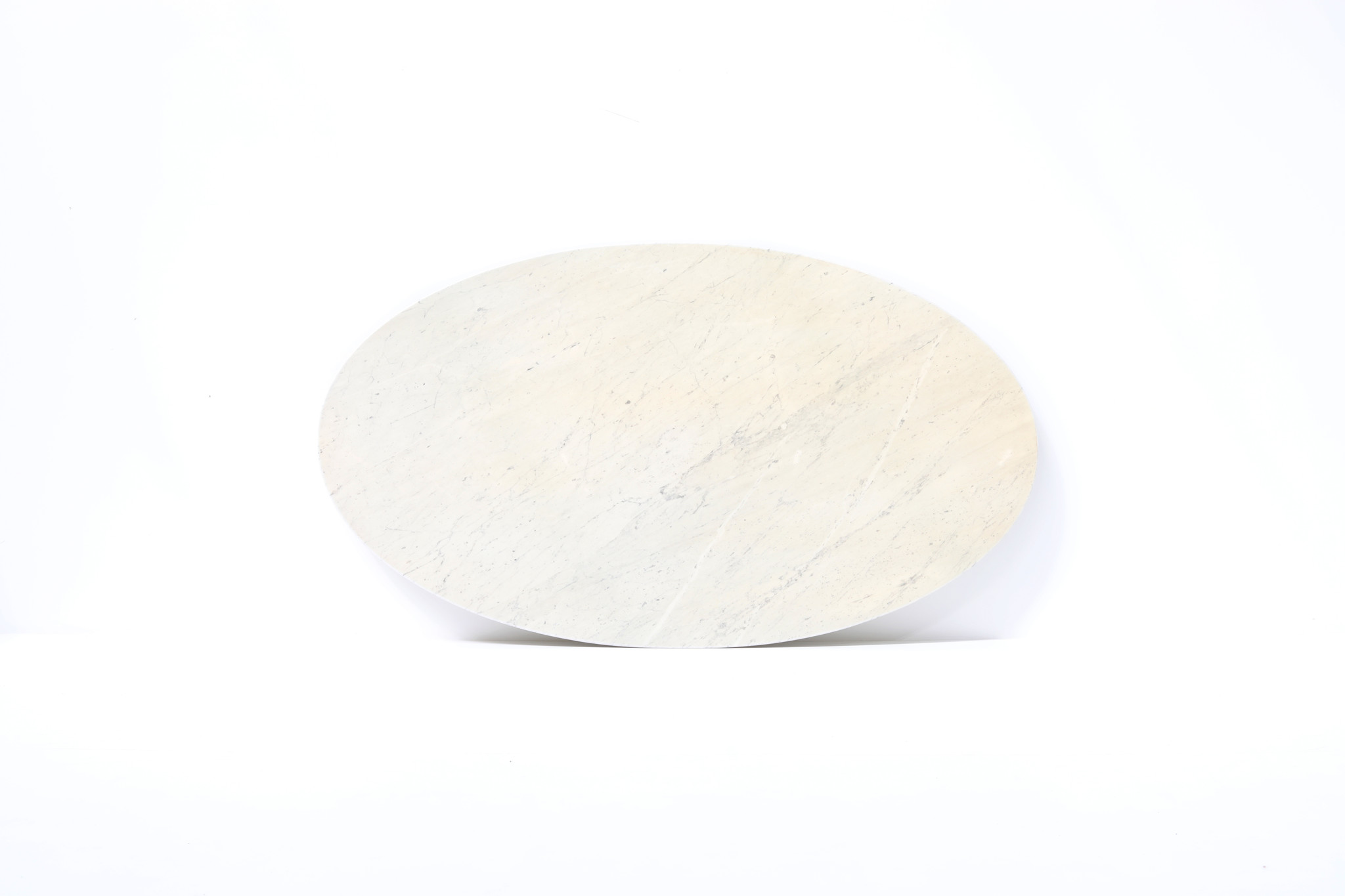 Authentic oval marble tulip table for Knoll produced by DeCoene Kortrijk