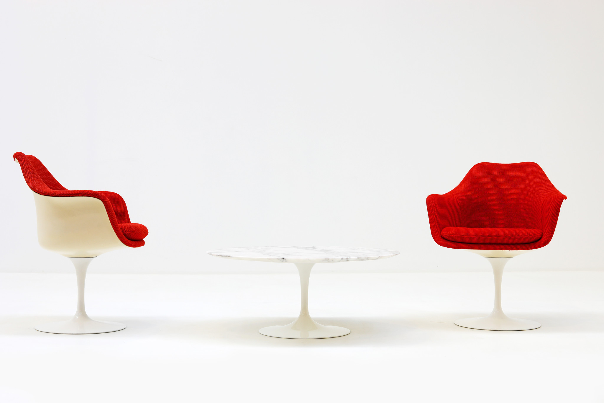 Set van 2 Tulip armstoelen door Eero Saarinen voor Knoll International