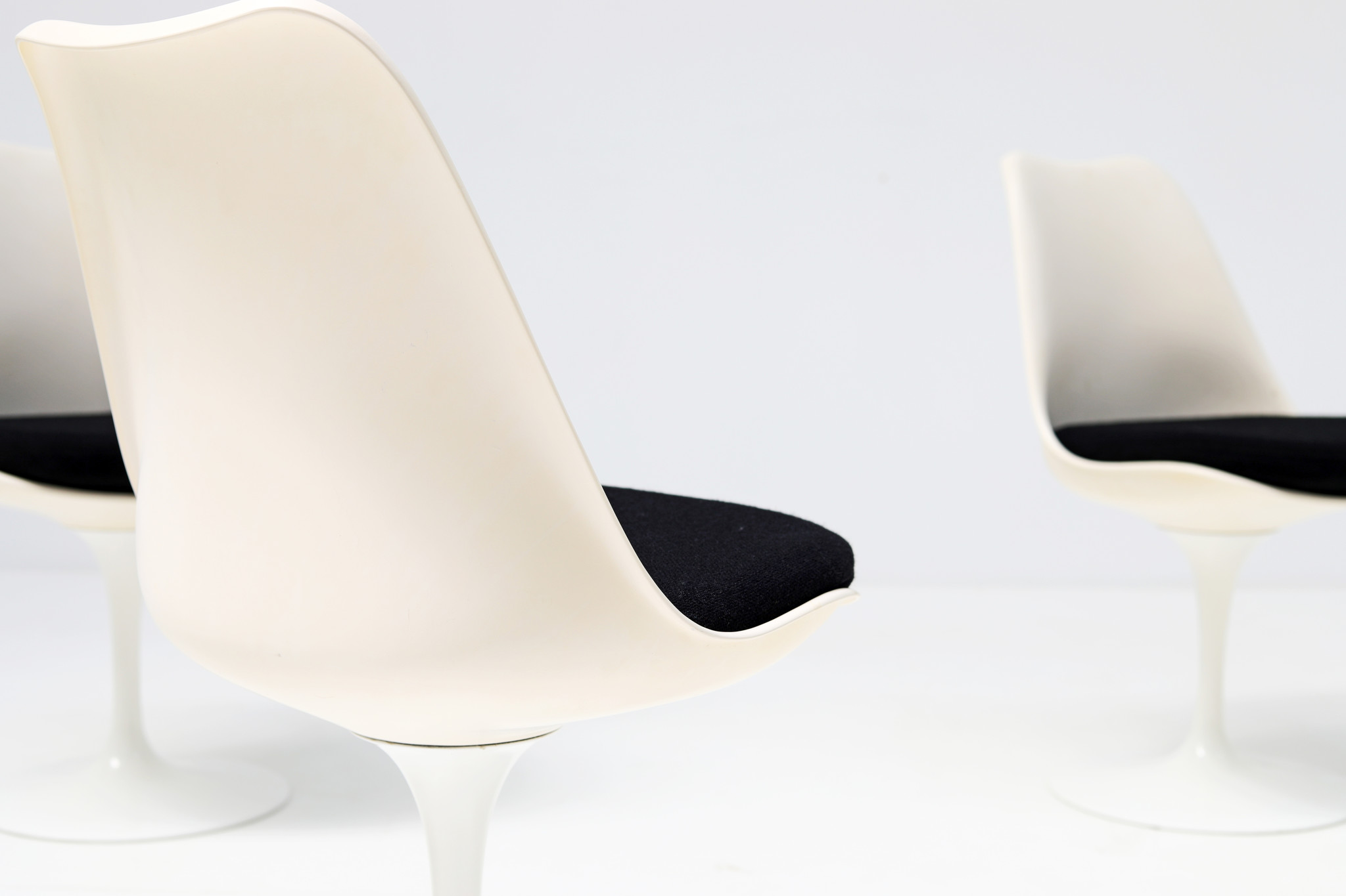 Suite de 6 chaises tulipe par Eero Saarinen pour knoll international