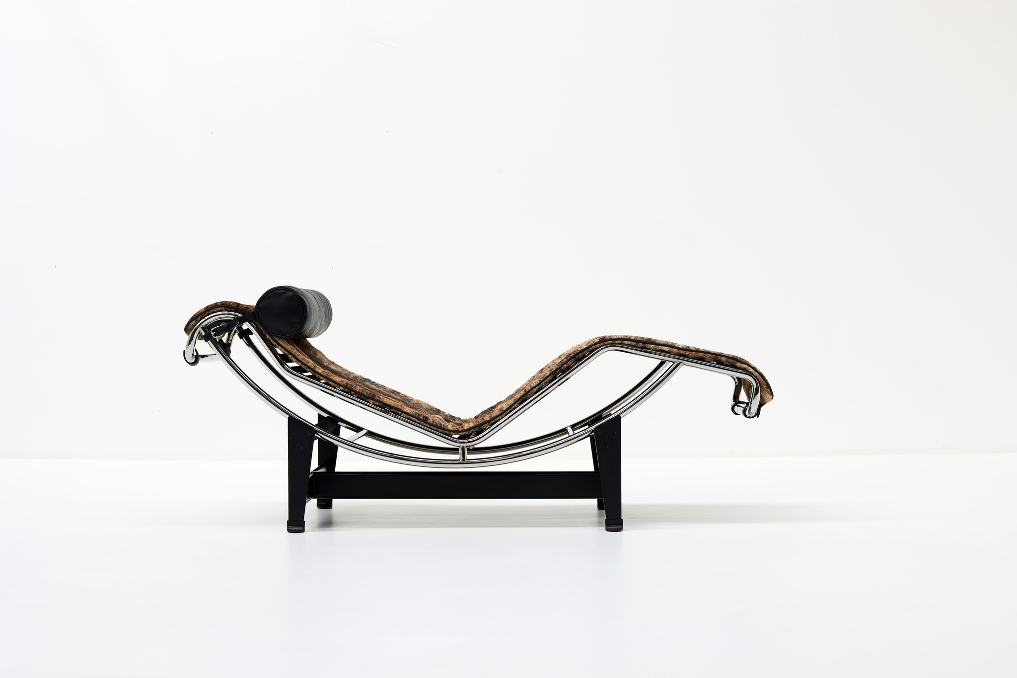 LE CORBUSIER CHAISE LONGUE LC4 "Pampas"