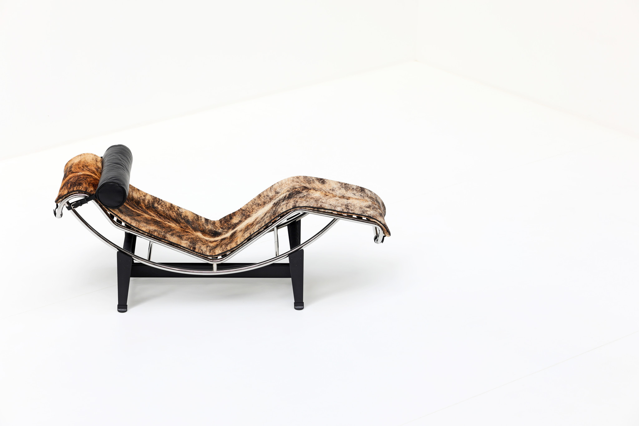 LE CORBUSIER CHAISE LONGUE LC4 "Pampa"