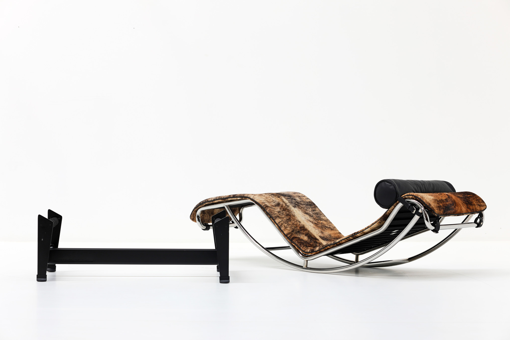 LE CORBUSIER CHAISE LONGUE LC4 "Pampas "