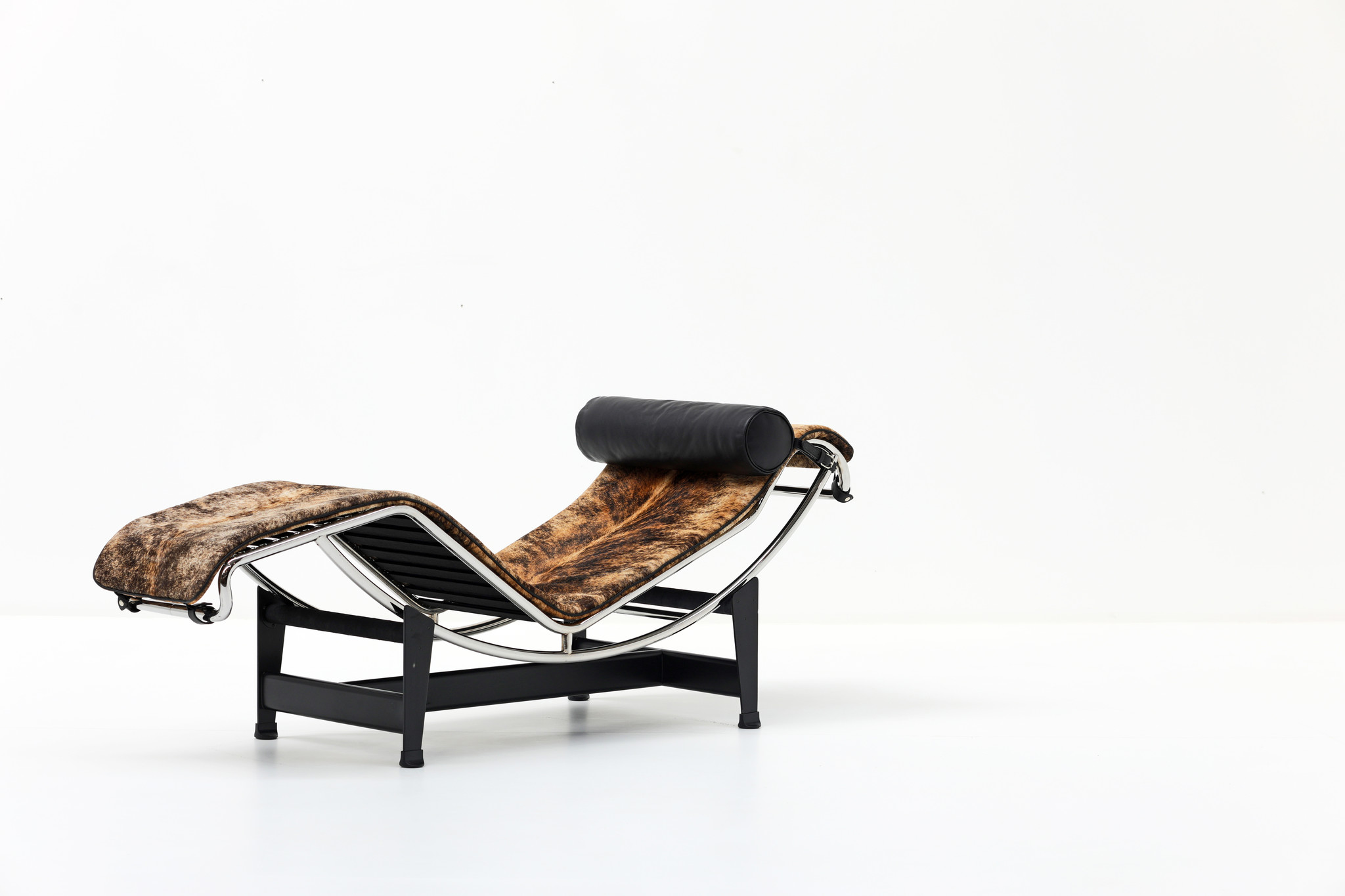 LE CORBUSIER CHAISE LONGUE LC4 "Pampas"