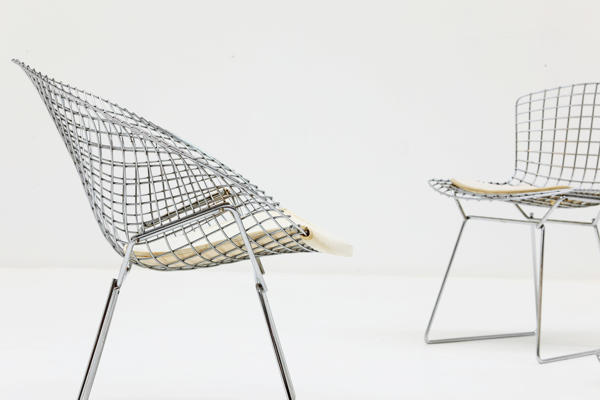 Ensemble de chaises latérales conçues par Harry Bertoia pour Knoll, années 1950