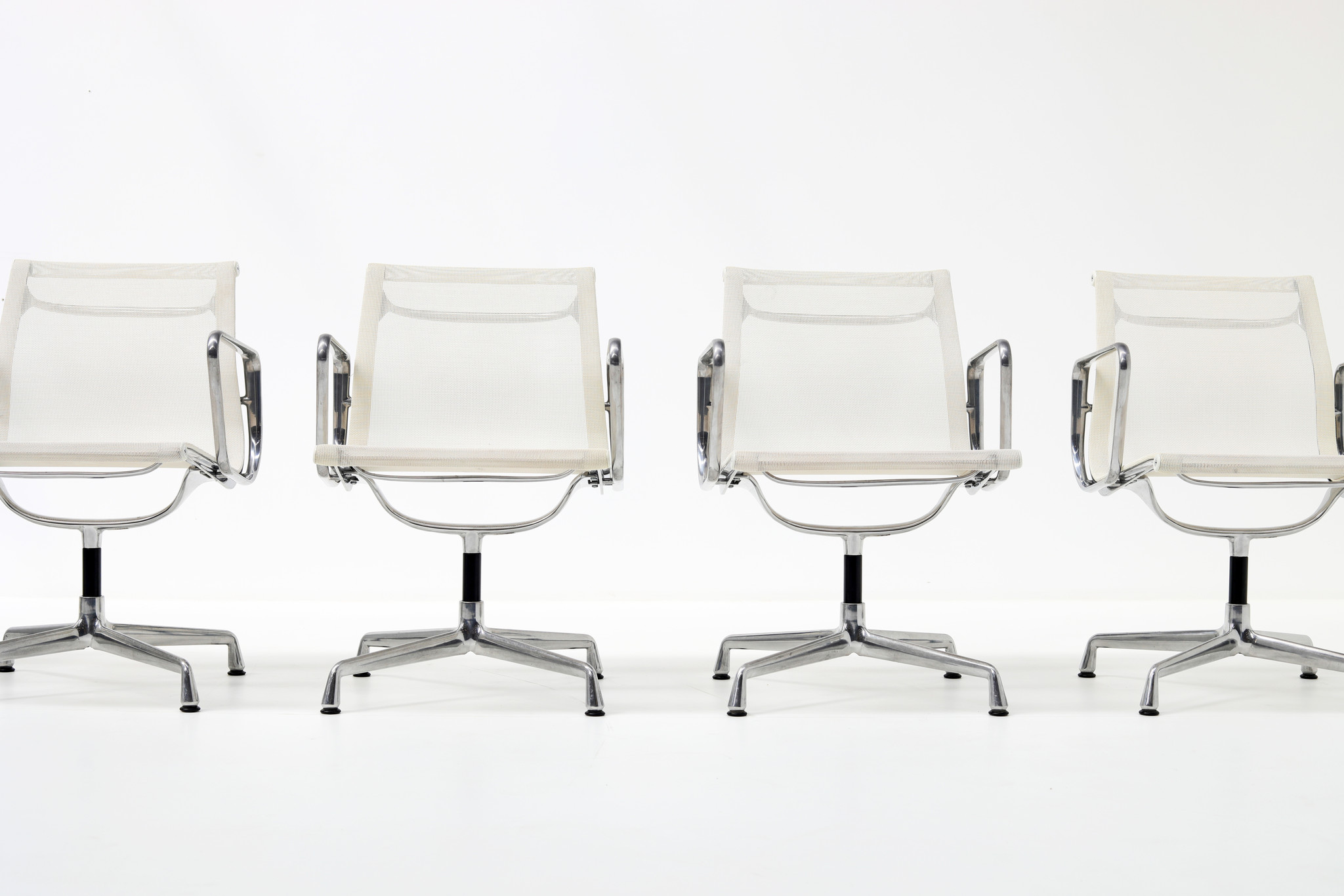 Mooie set Charles Eames netwave