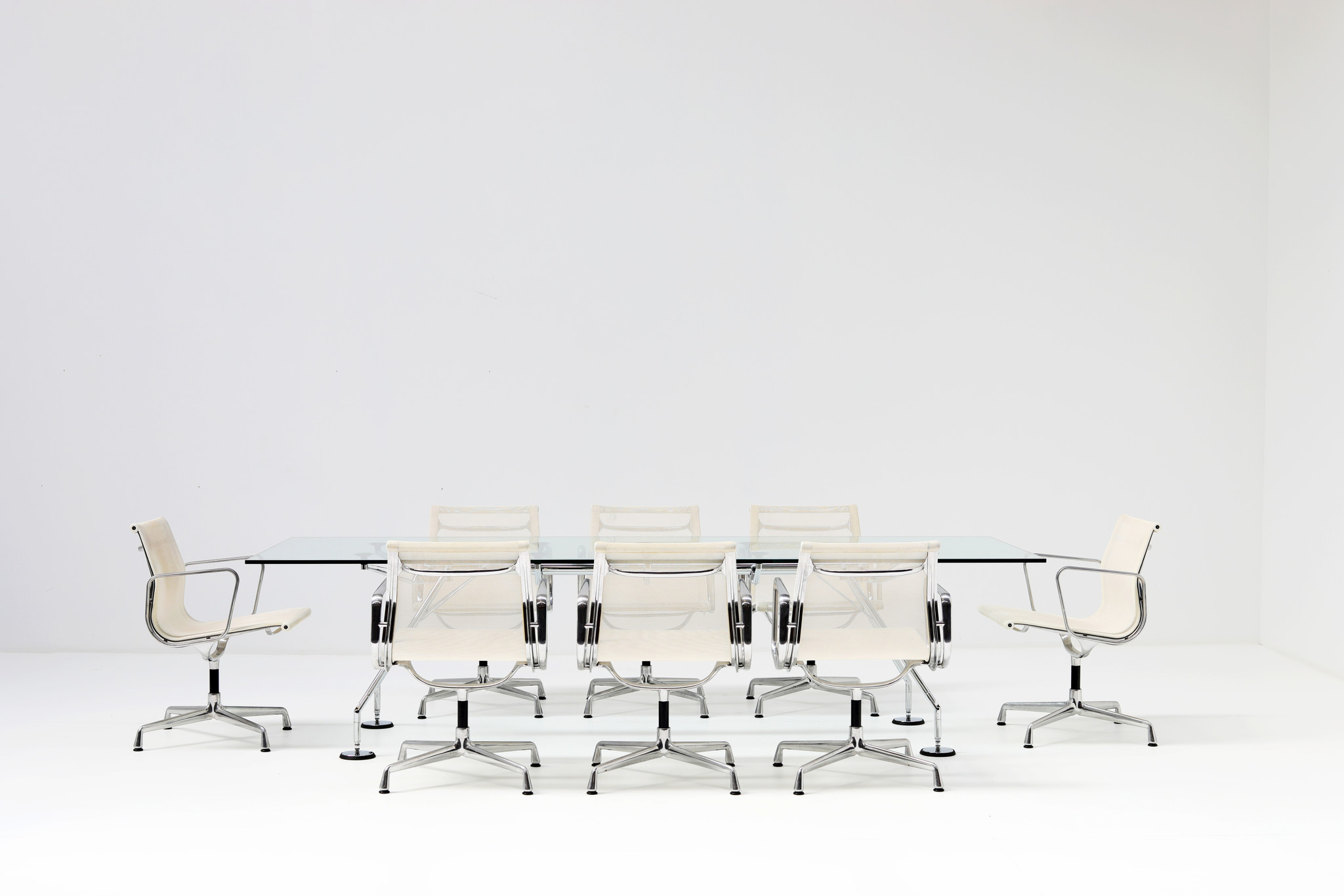 Nice set Charles Eames netwave