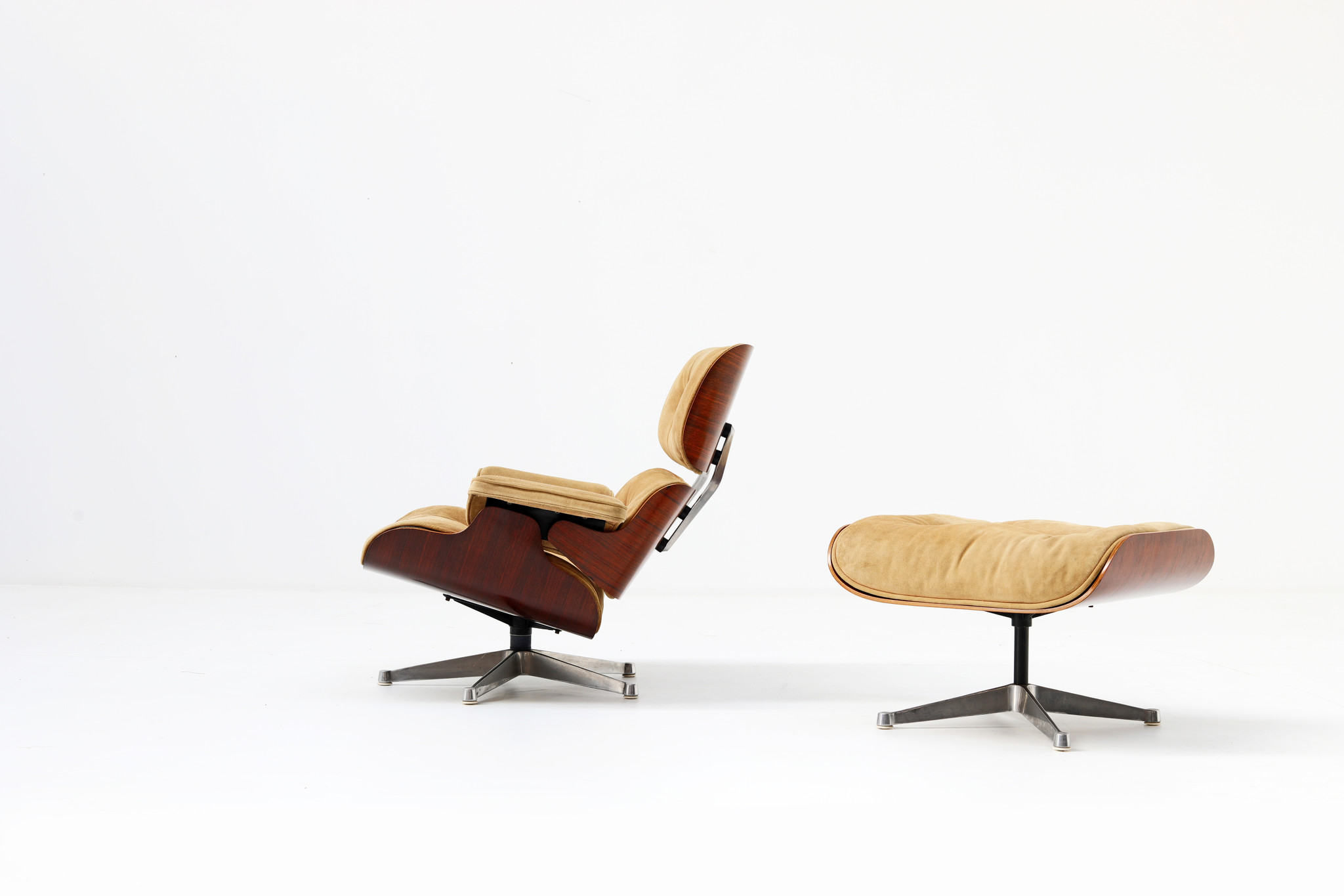 Vintage Eames Lounge  Chair Rose-wood, 1950's