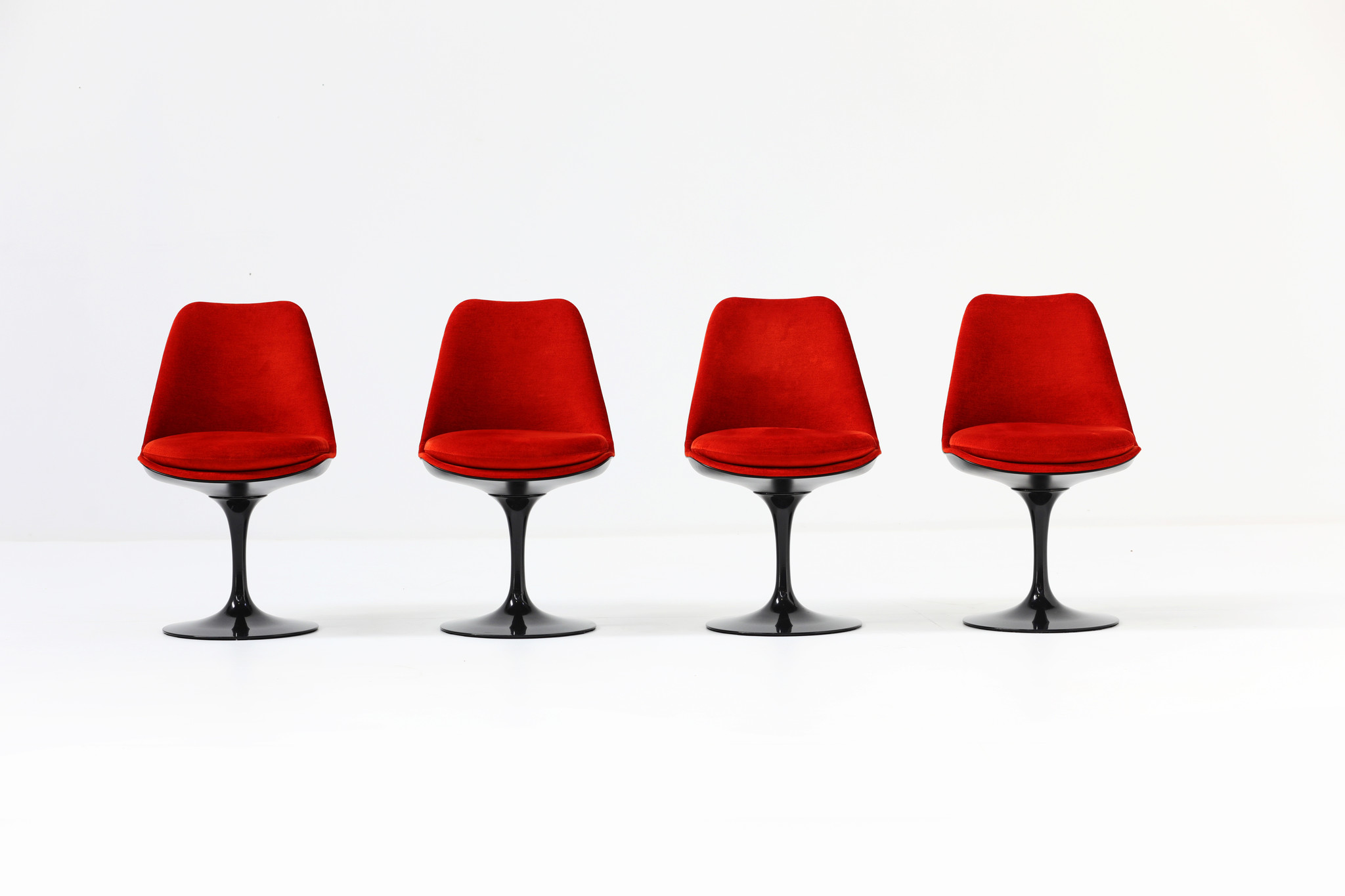 Tulip chairs by Eero Saarinen for Knoll International