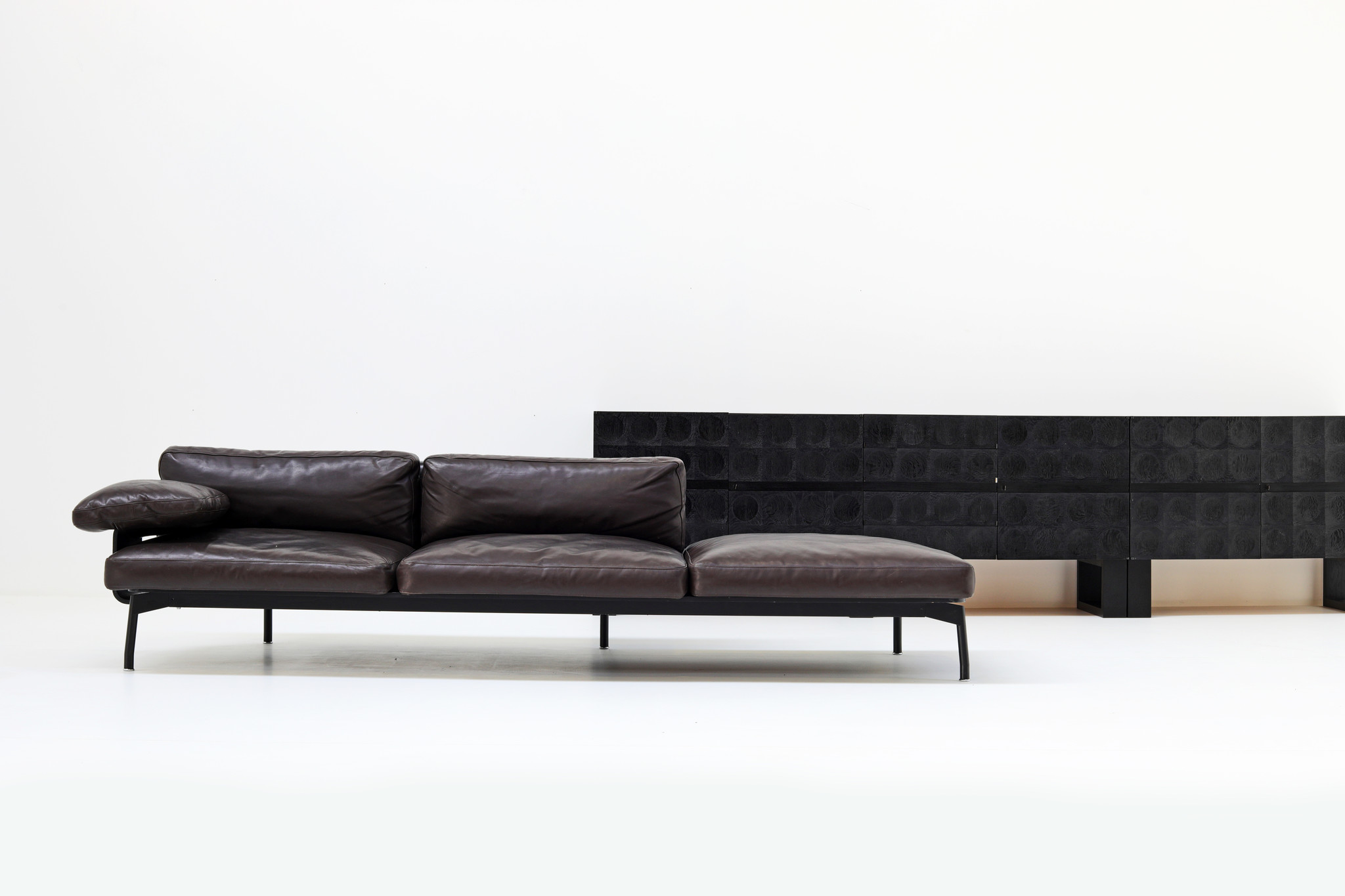 288 Sled sofa van Rodolfo Dordoni  voor Cassina