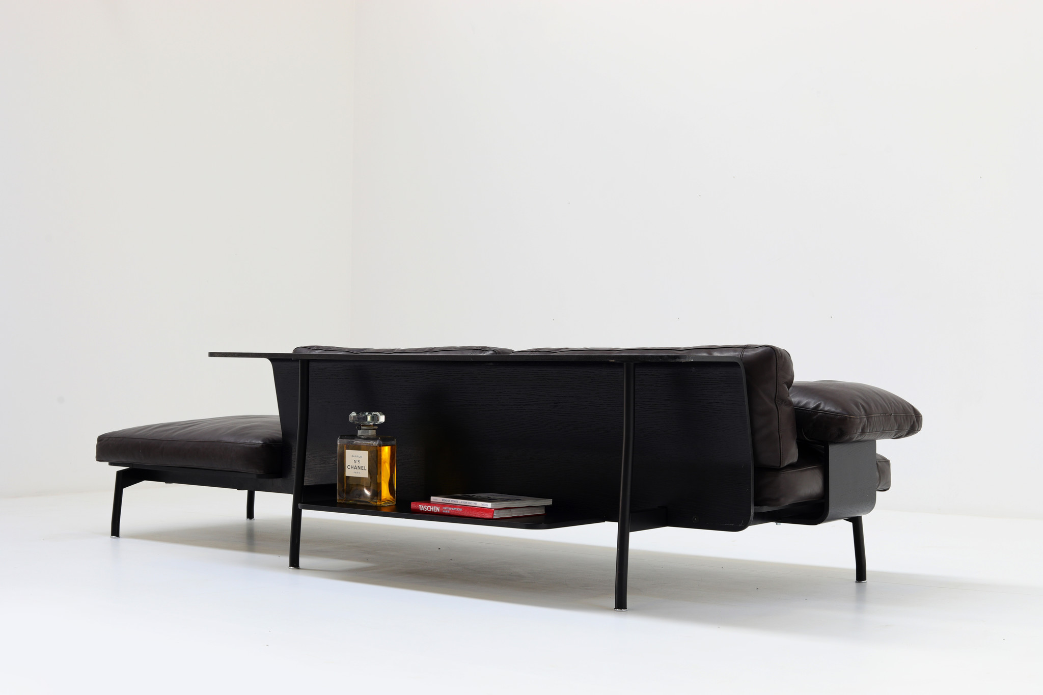 288 Sled sofa van Rodolfo Dordoni  voor Cassina