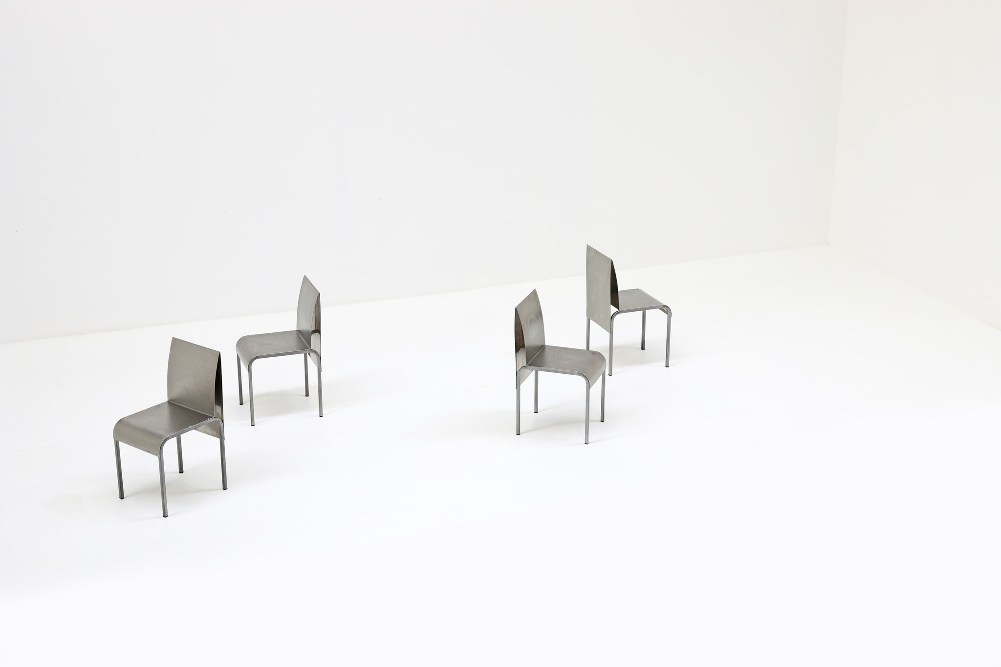 Ensemble de 4 chaises de salle à manger modernes en aluminium, années 1980
