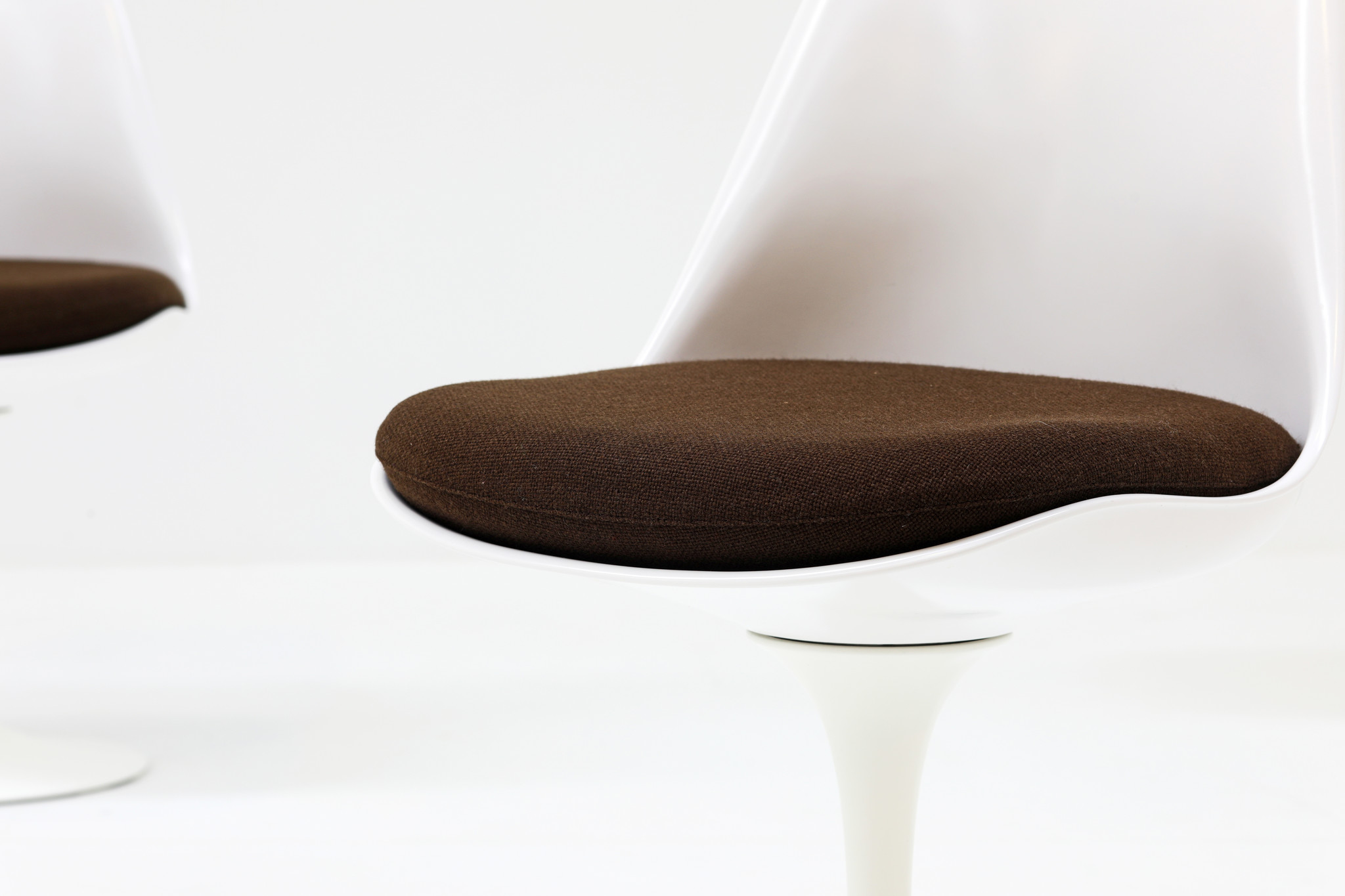 Set van 4 tulip stoelen door Eero Saarinen voor knoll international