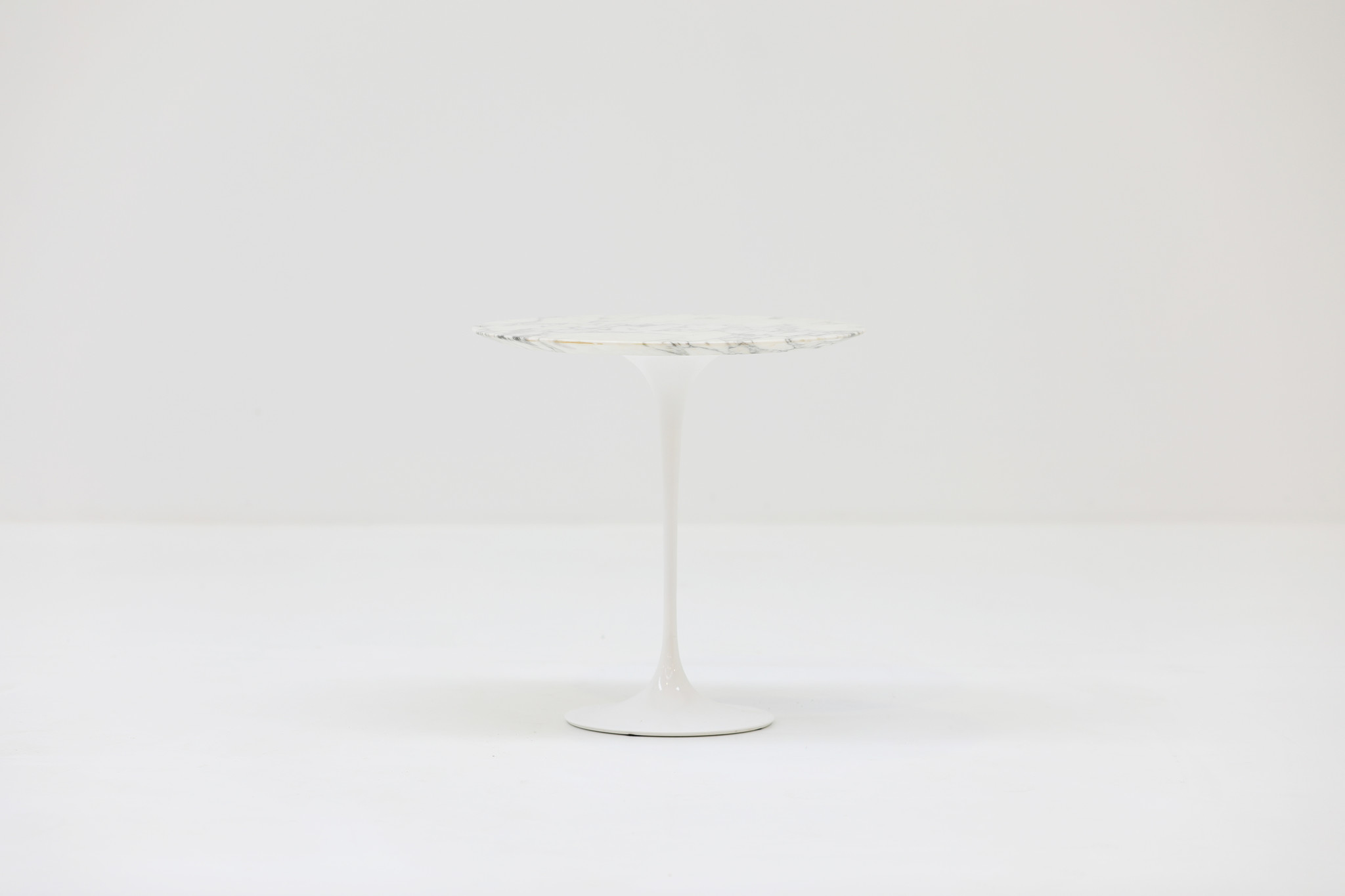 Knoll bijzet tafel ontworpen door Eero Saarinen, 1950'S