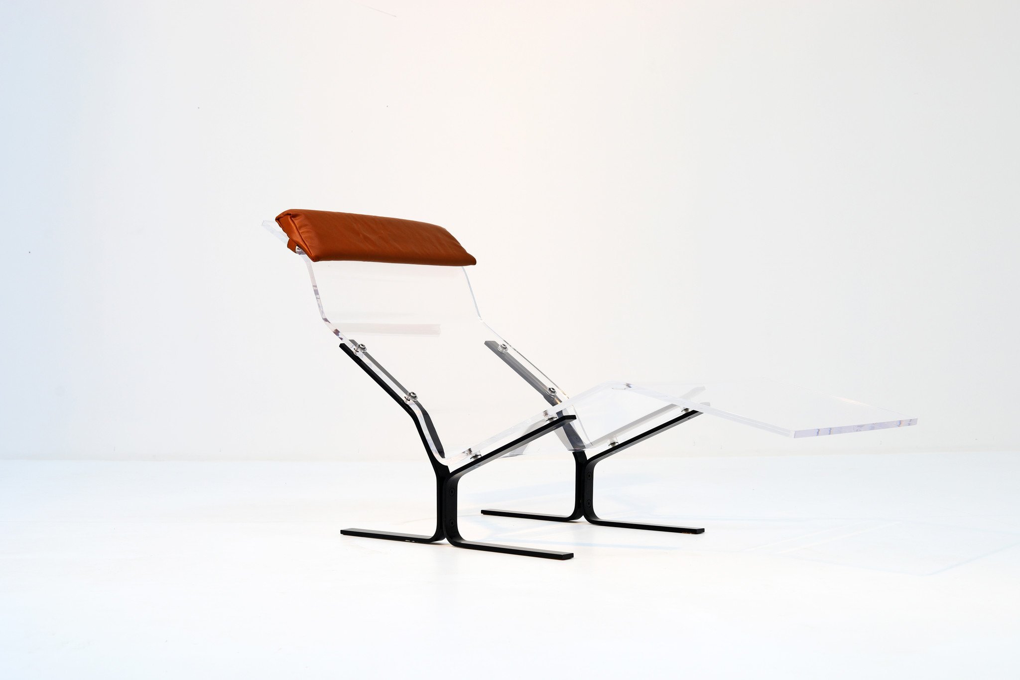 Chaise longue en plexi, années 1980