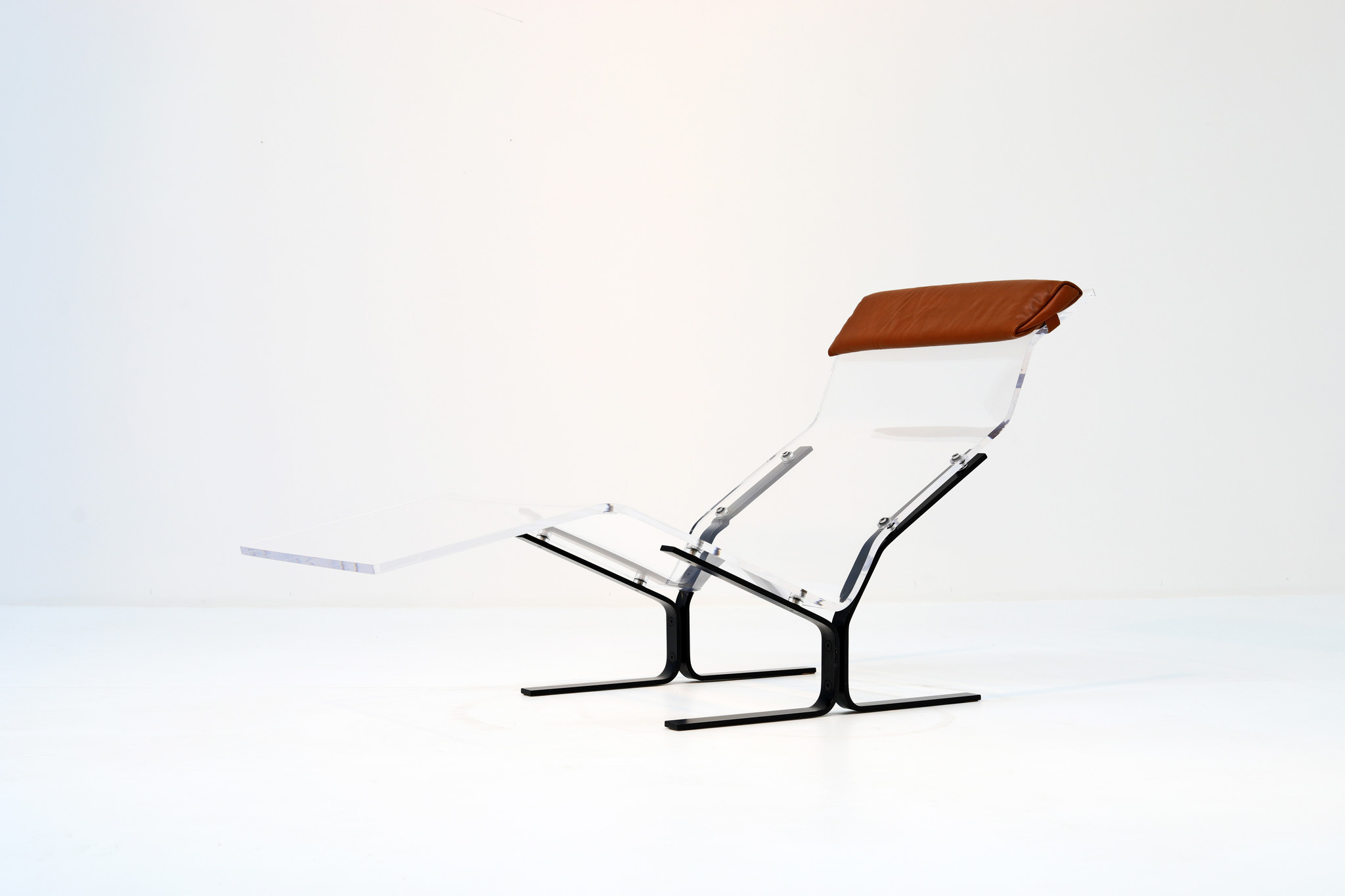 Chaise longue en plexi, années 1980