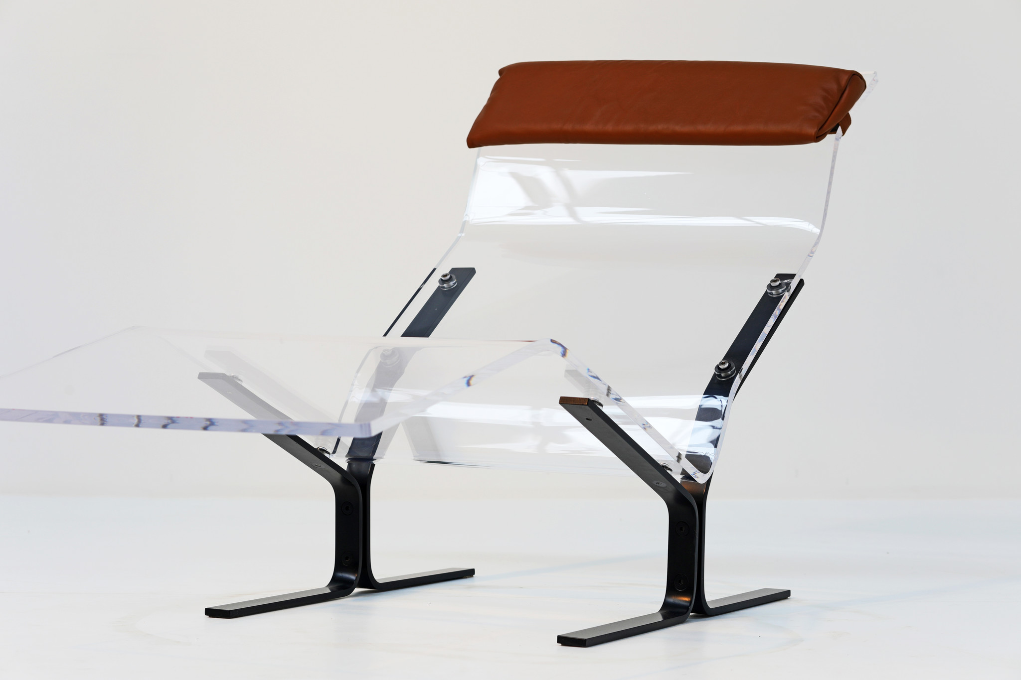 Chaise longue en plexi, années 1980