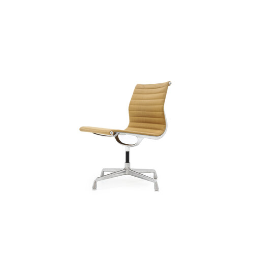 Charles Eames stoel EA105