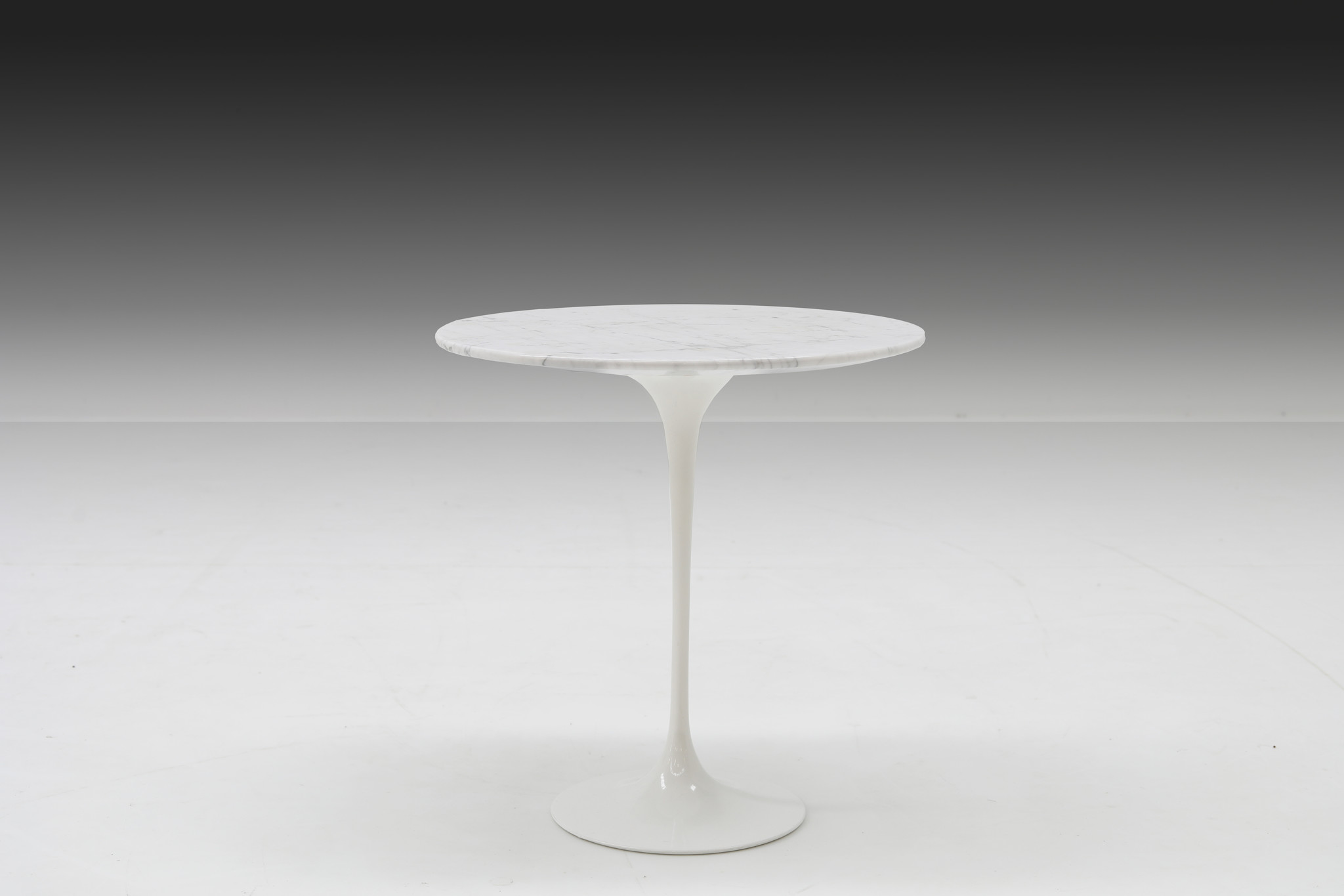 Knoll side table designed by Eero Saarinen, 1950's