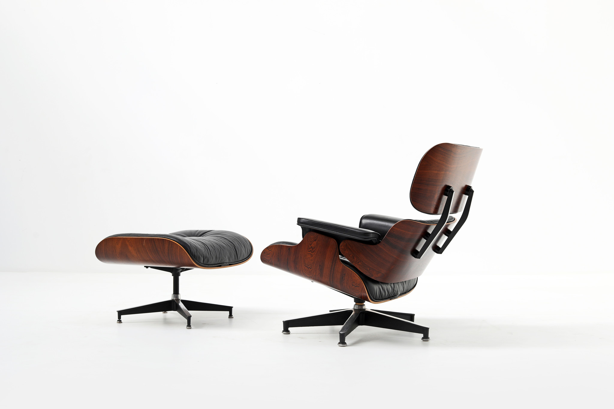 Vintage Eames Lounge  Chair Rose-wood voor Herman Miller, 1980's