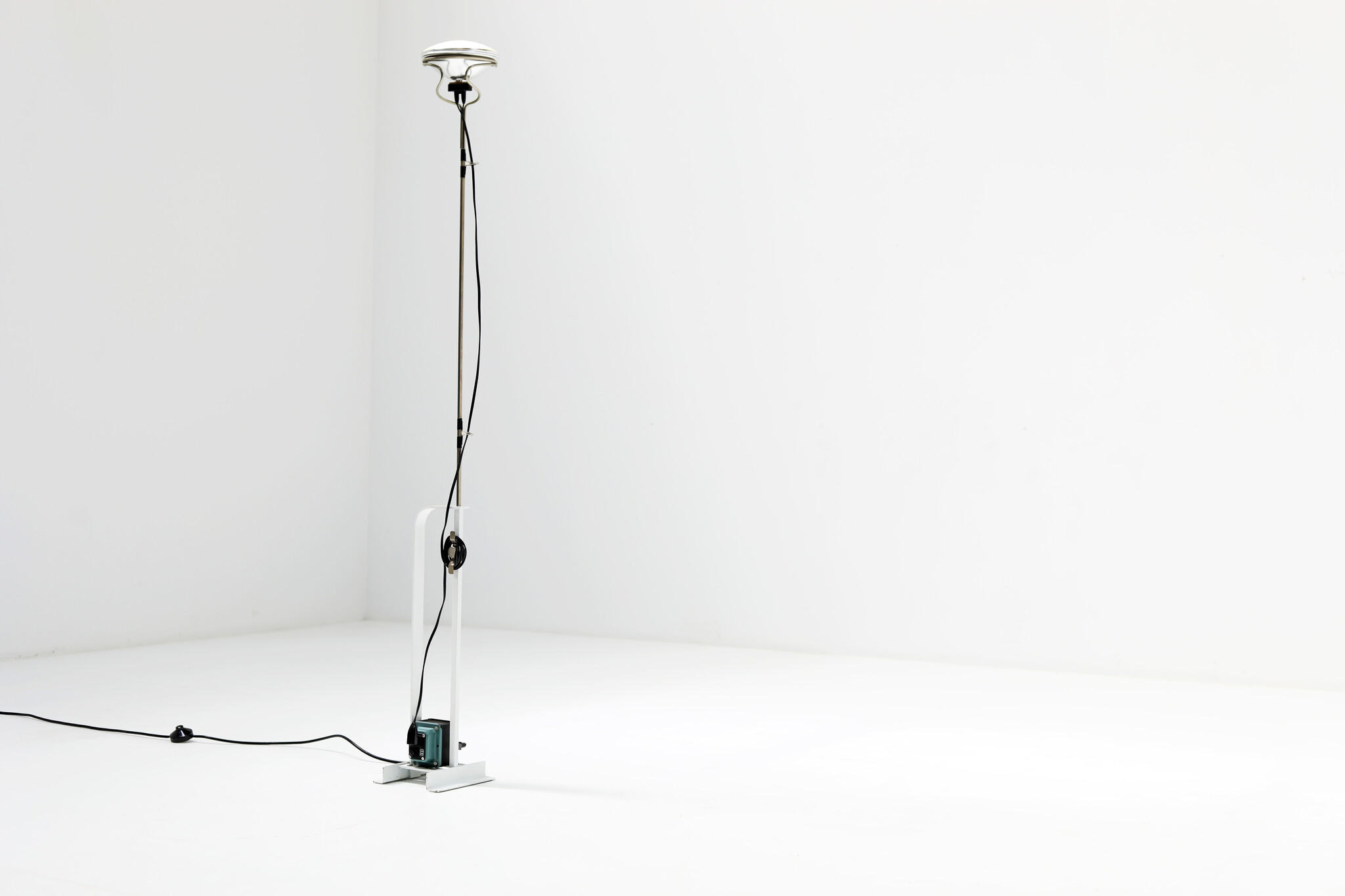 Toio vloer lamp door Achille & Pier Giacomo Castiglioni