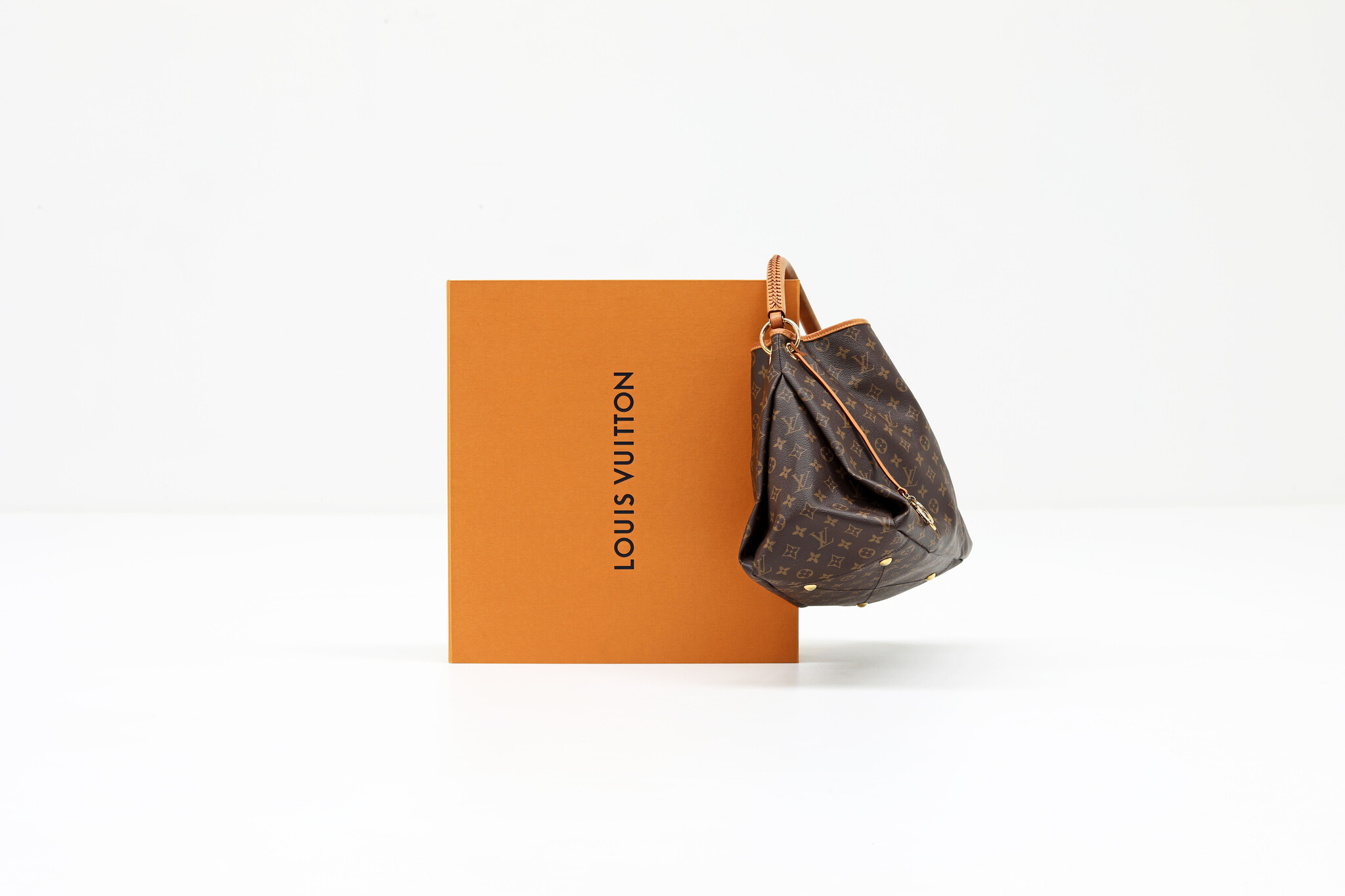 Louis Vuitton Artsy handbag