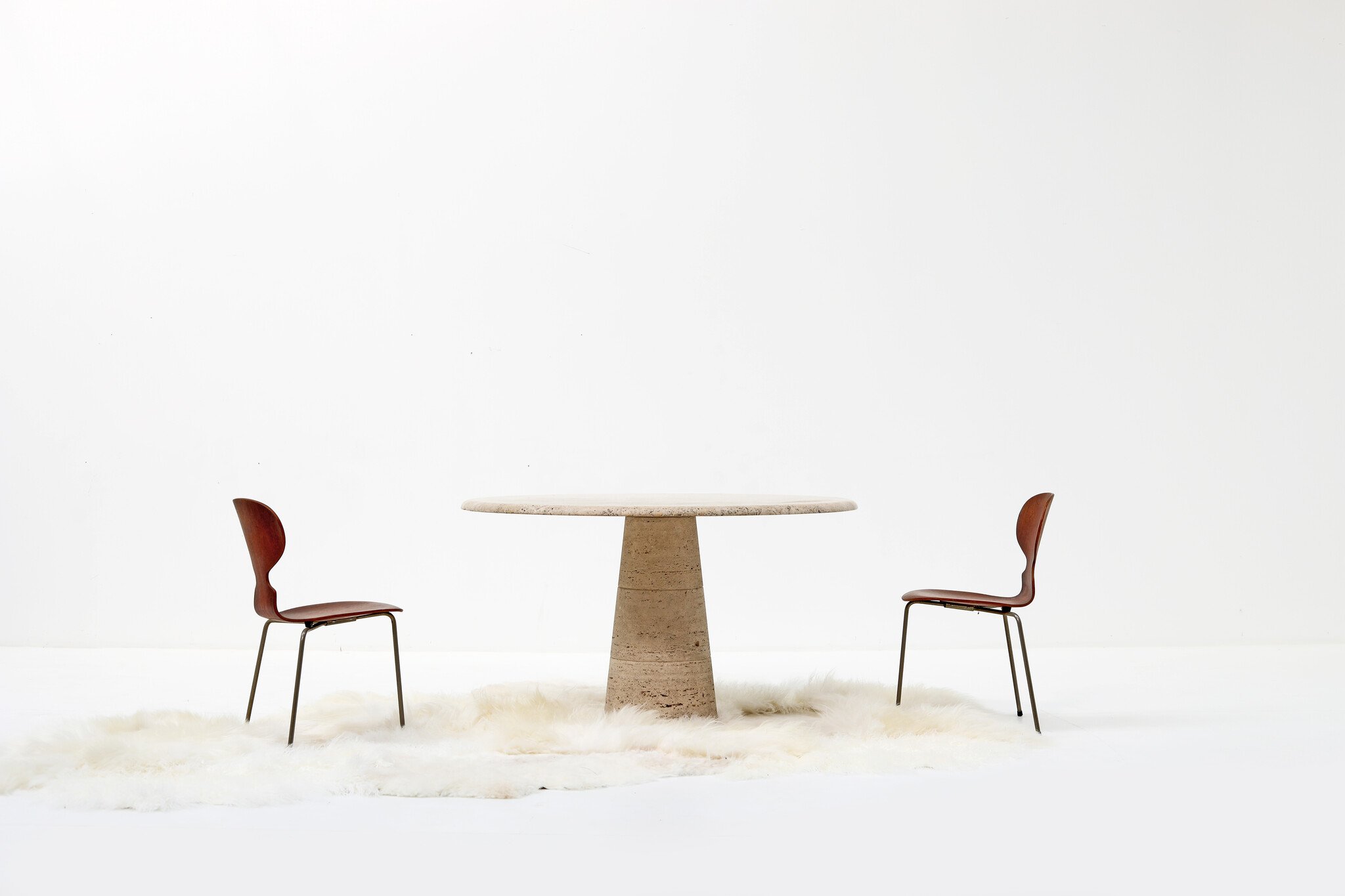 Ronde travertin eettafel by UP & UP, 1970s