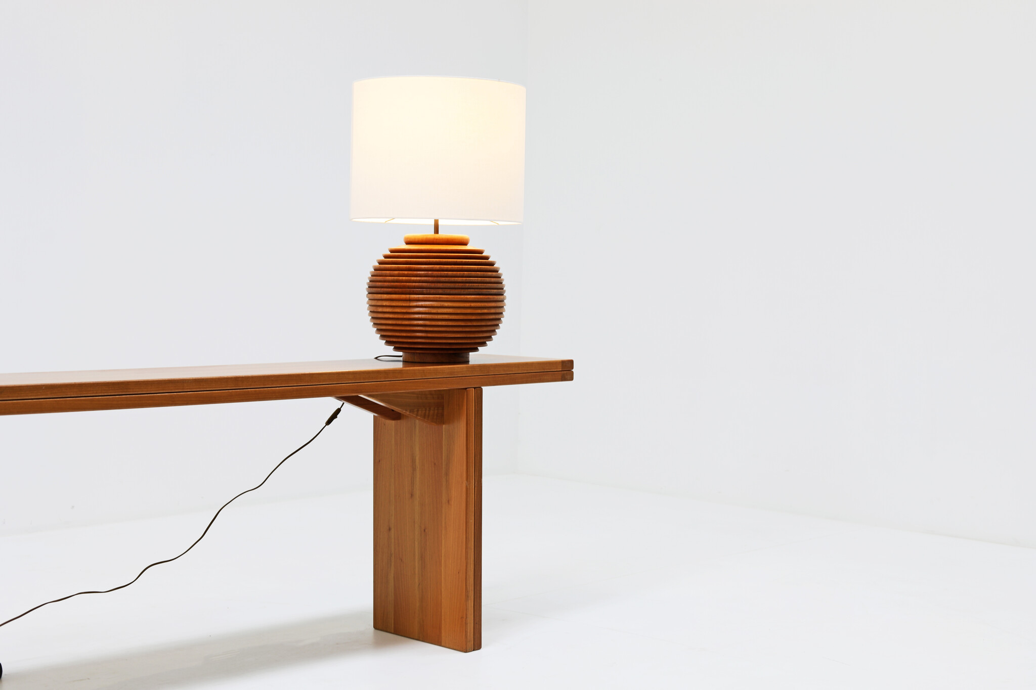 Lampes de table en bois uniques