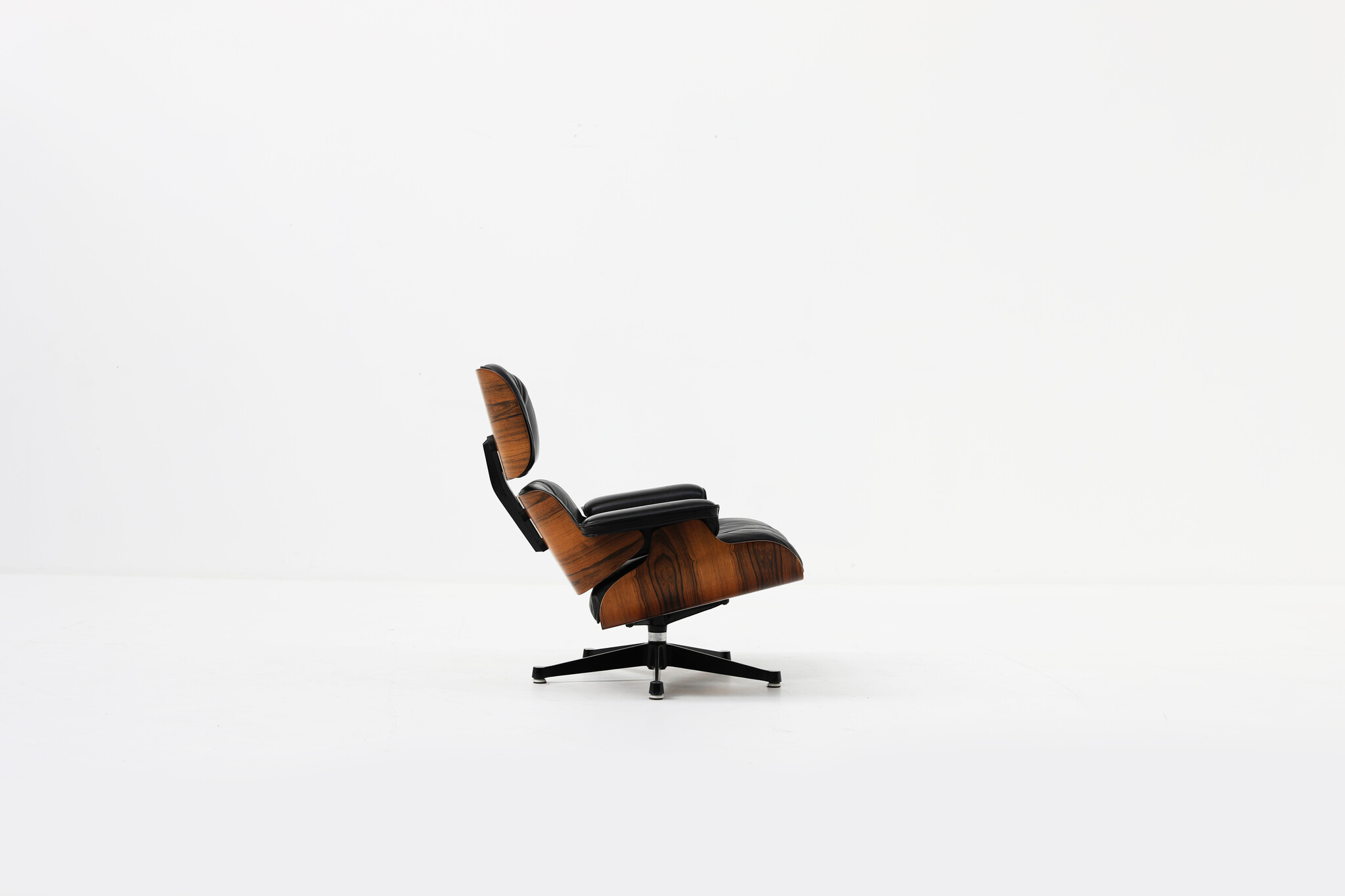 Vintage Eames Lounge Chair Rosewood, 1970's