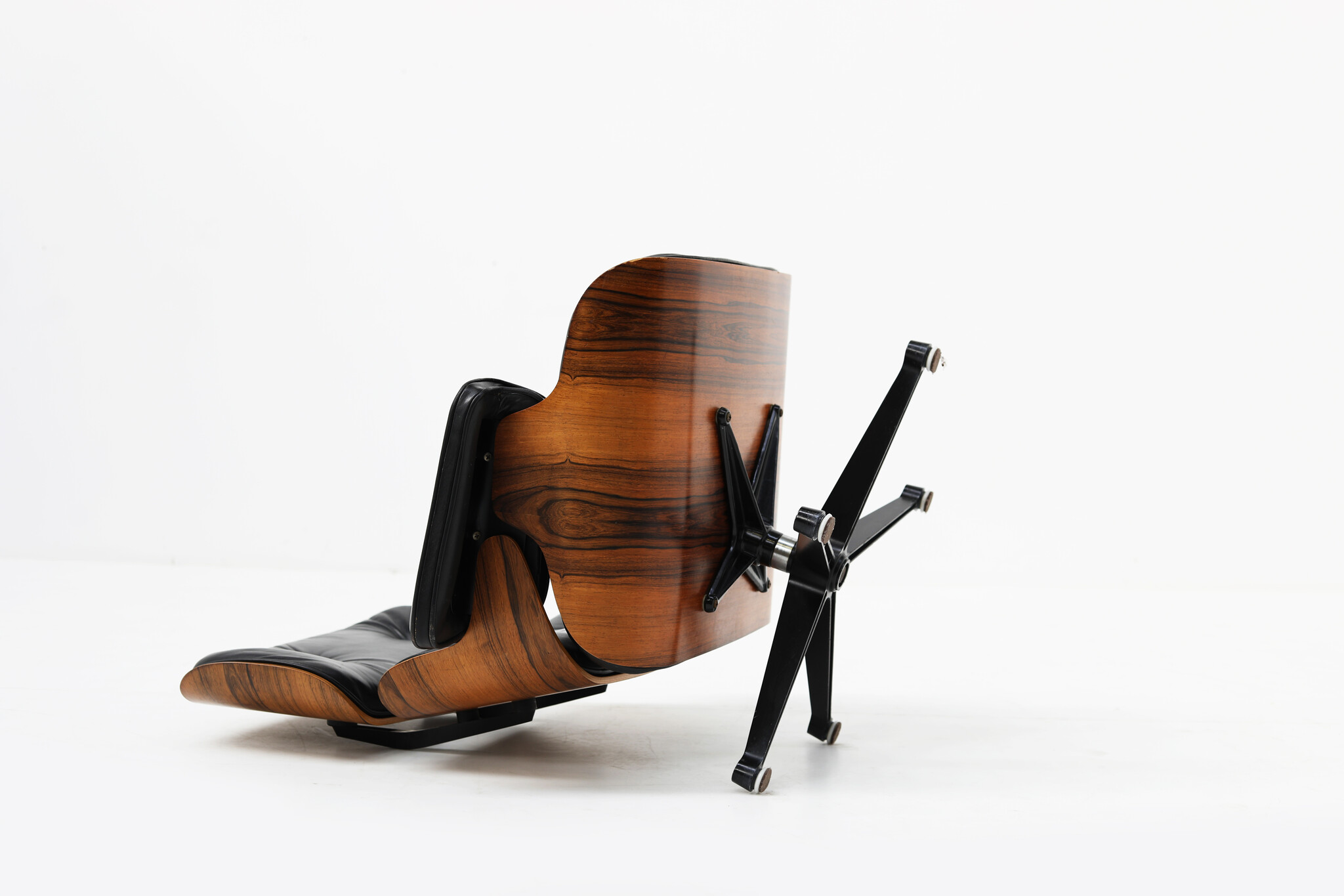 Vintage Eames Lounge  Chair Rose-wood, 1970's